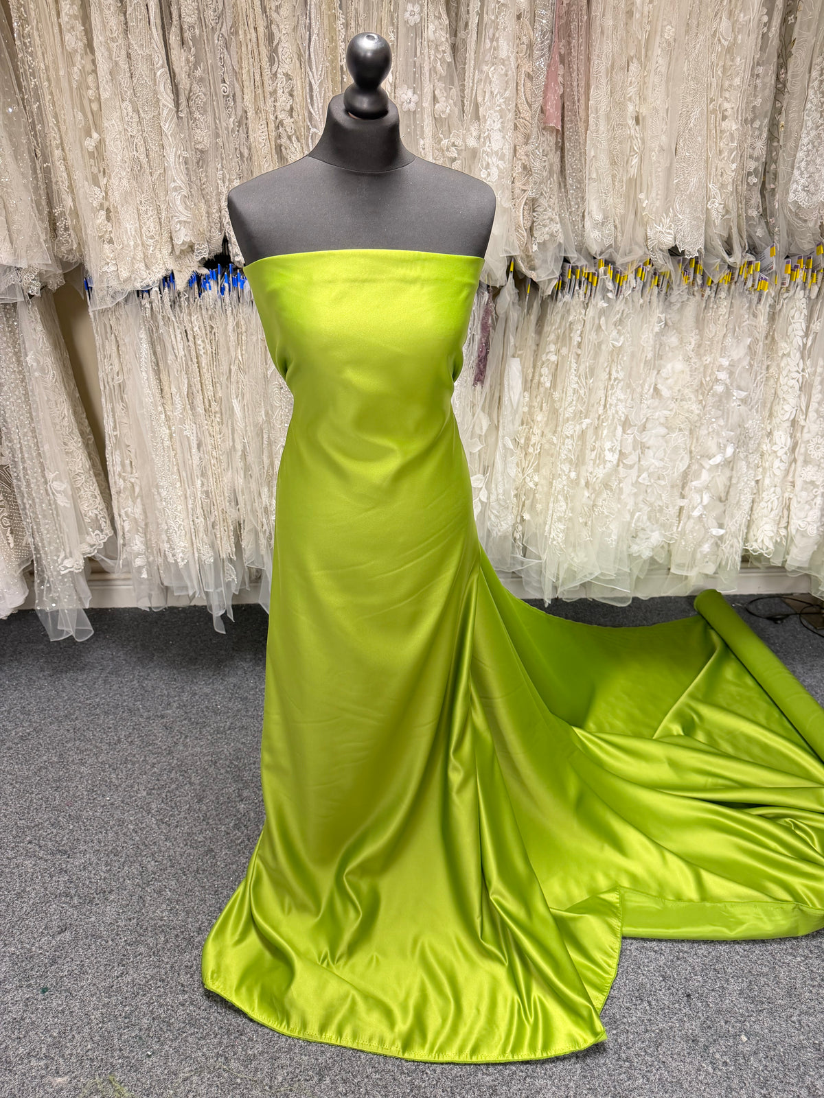 Apple Polyester Satin - Majestic
