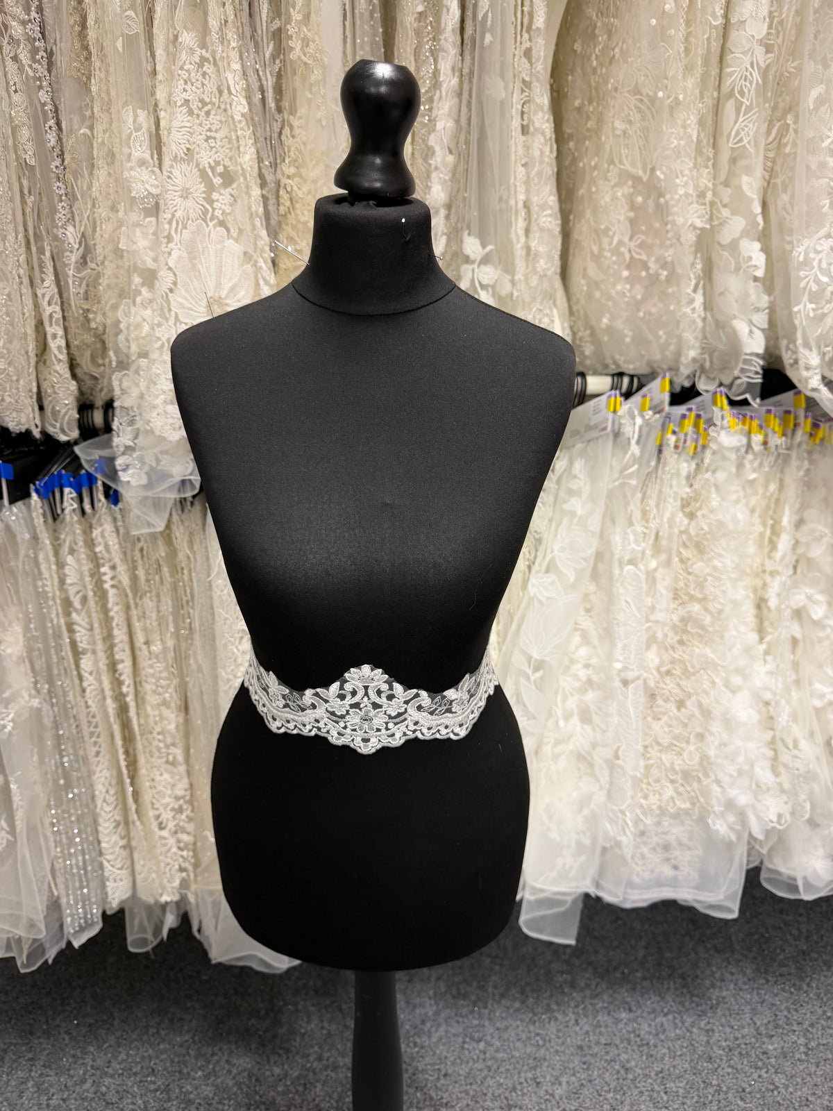 Ivory Corded Lace Trim - T727