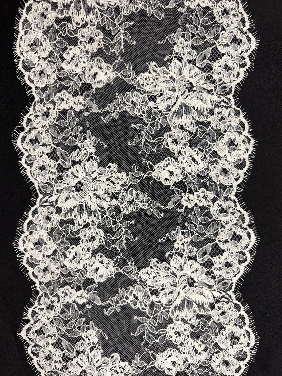 Ivory Corded Lace Trim - Fawn