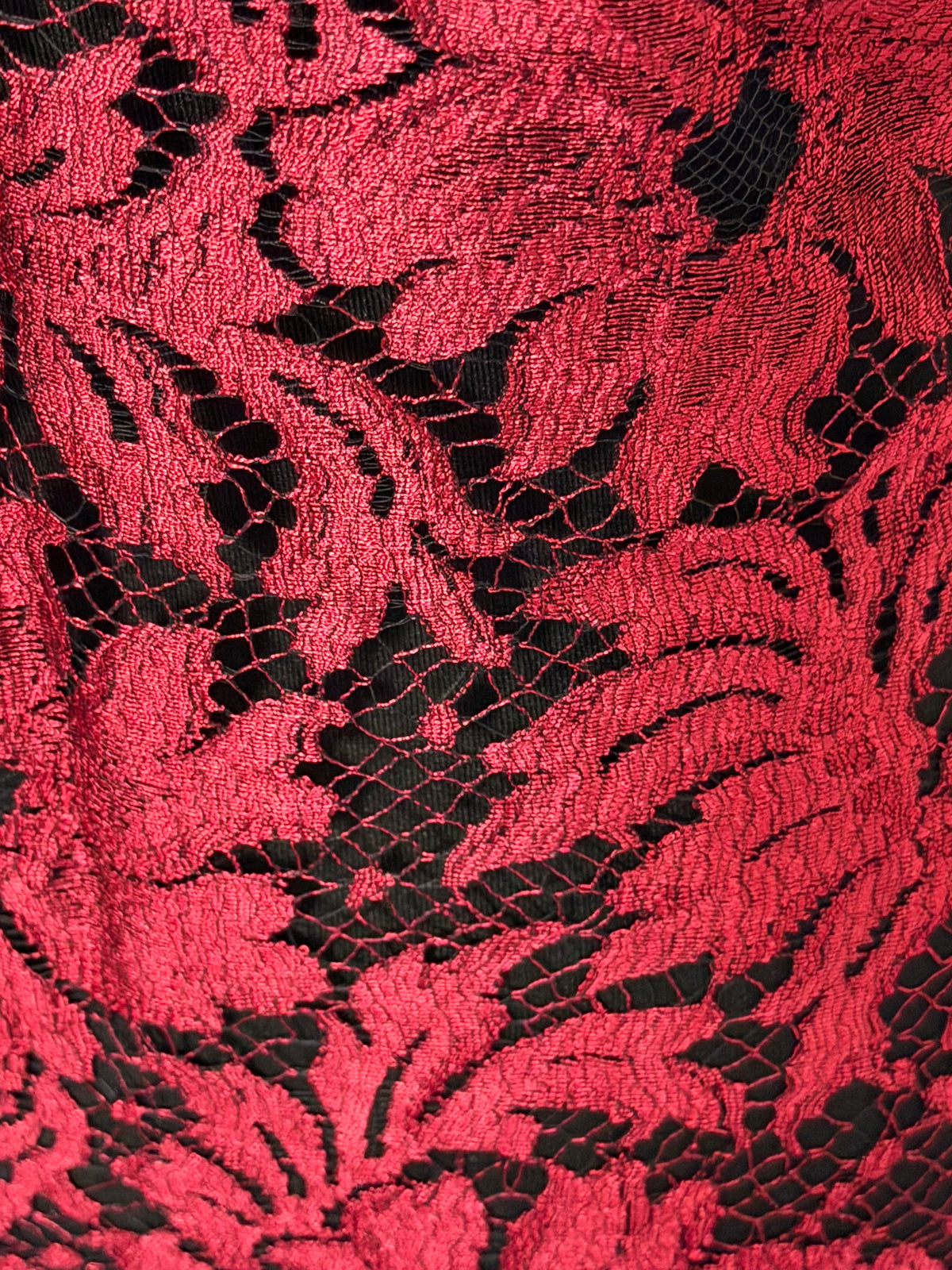 Red Chantilly Lace - P168