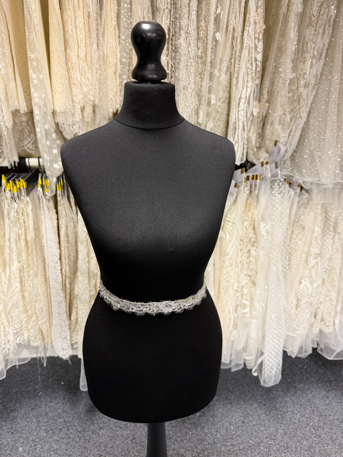 Ivory/Silver Beaded Sequin Edging - T514