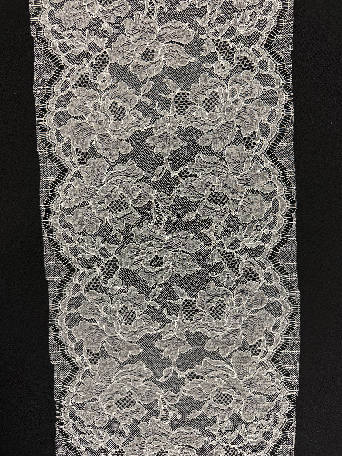 Ivory French Lace Edging - T555