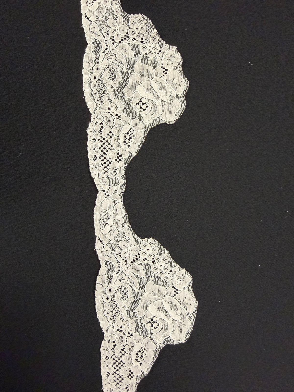 Ivory Allencon Lace Edging - T559