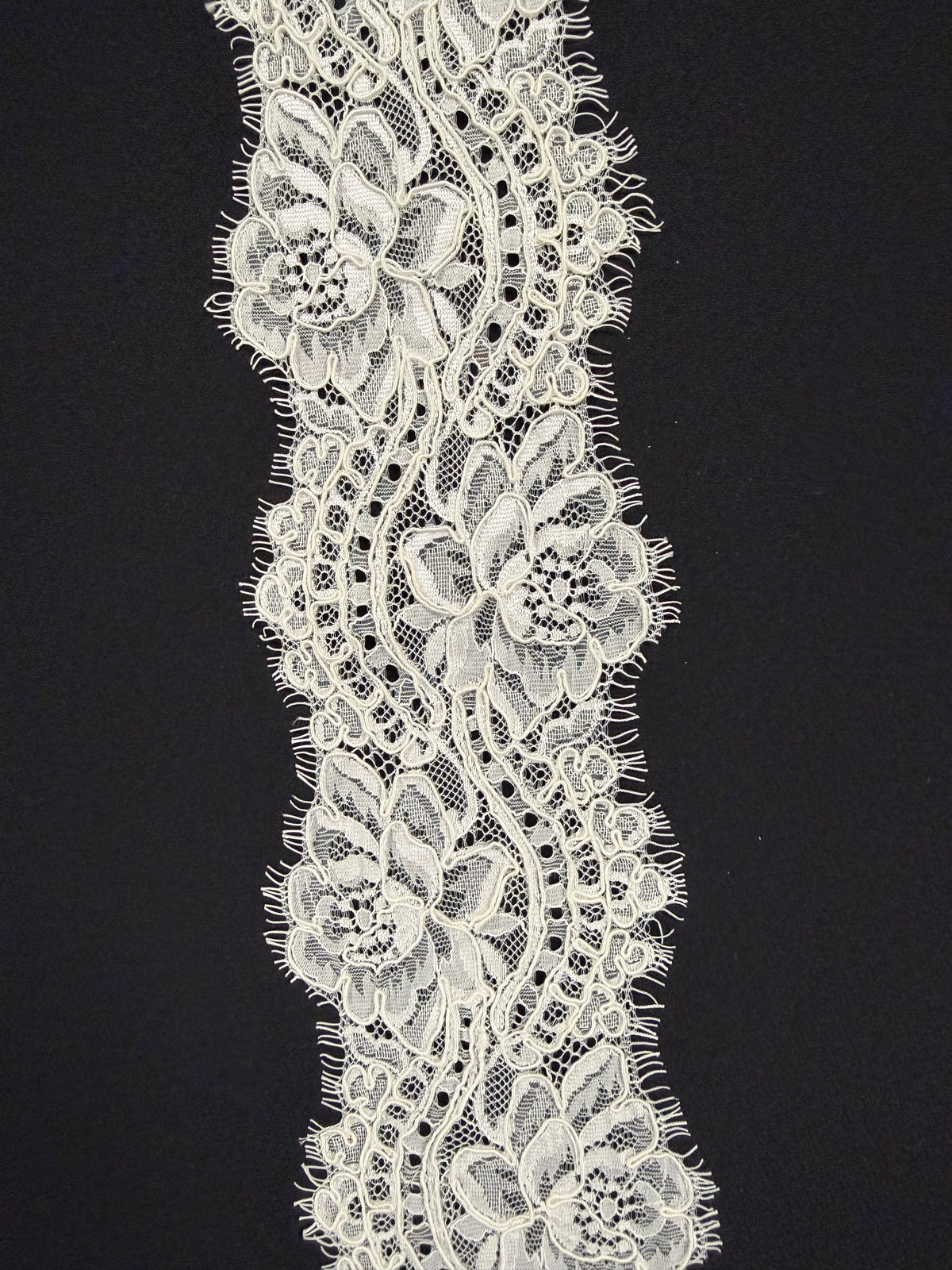 Ivory Corded Edging - T554