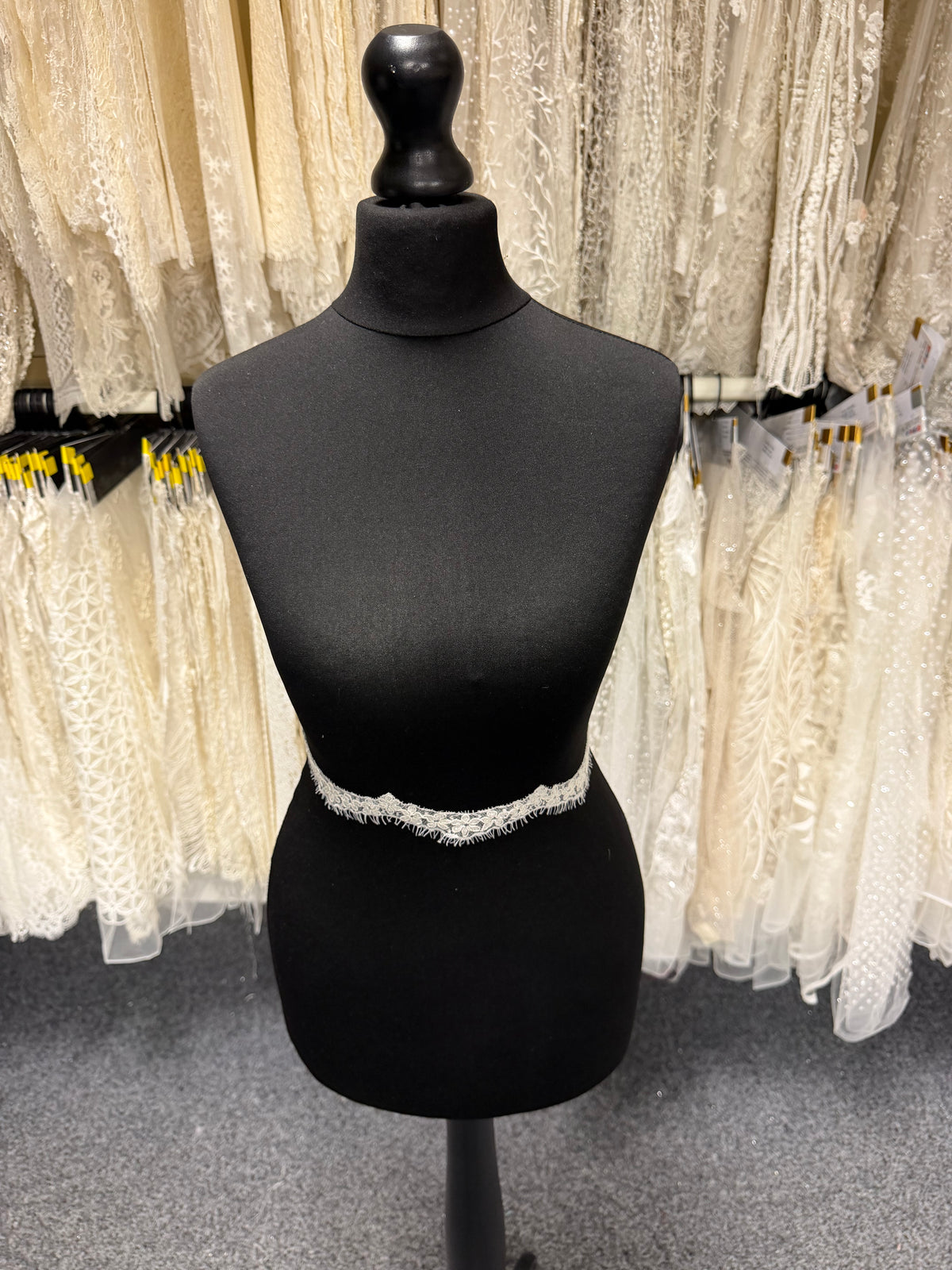 Ivory Sequin Edging - T684