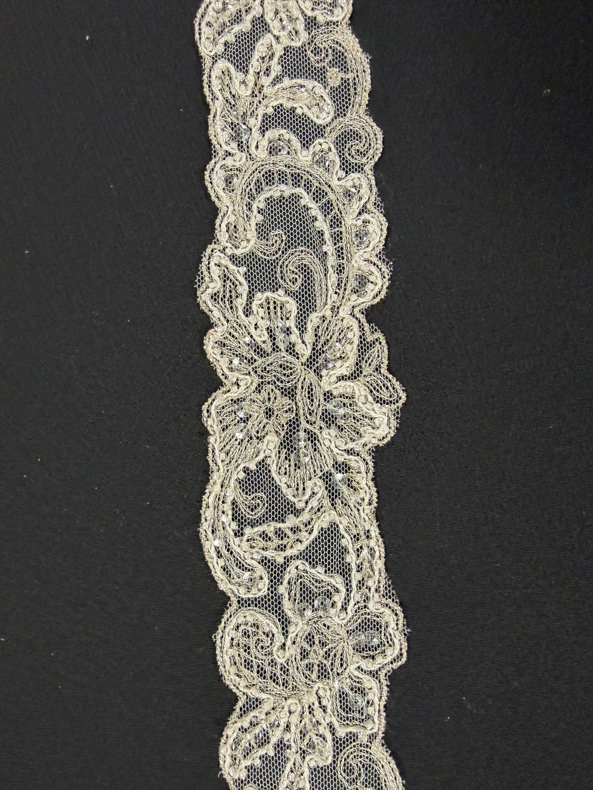 Ivory/Silver Beaded Sequin Edging - T643