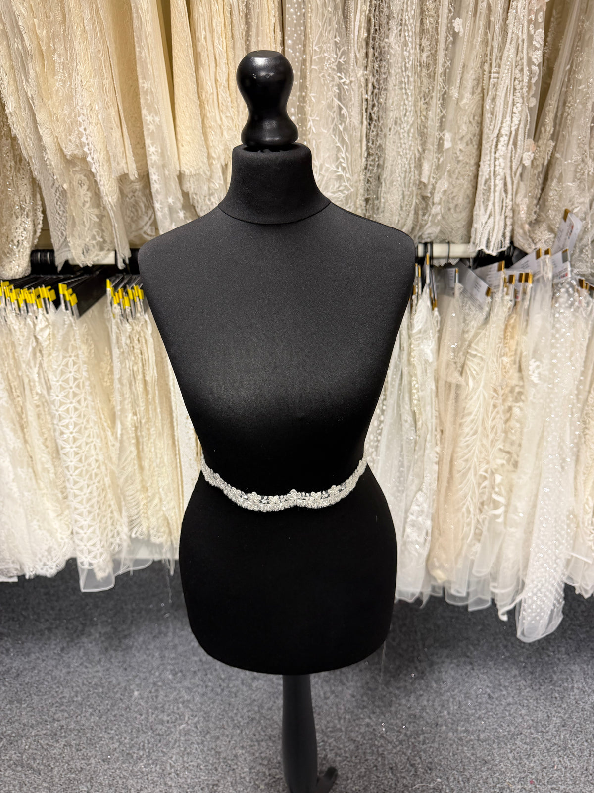 Ivory Corded Beaded Sequin Edging - T664
