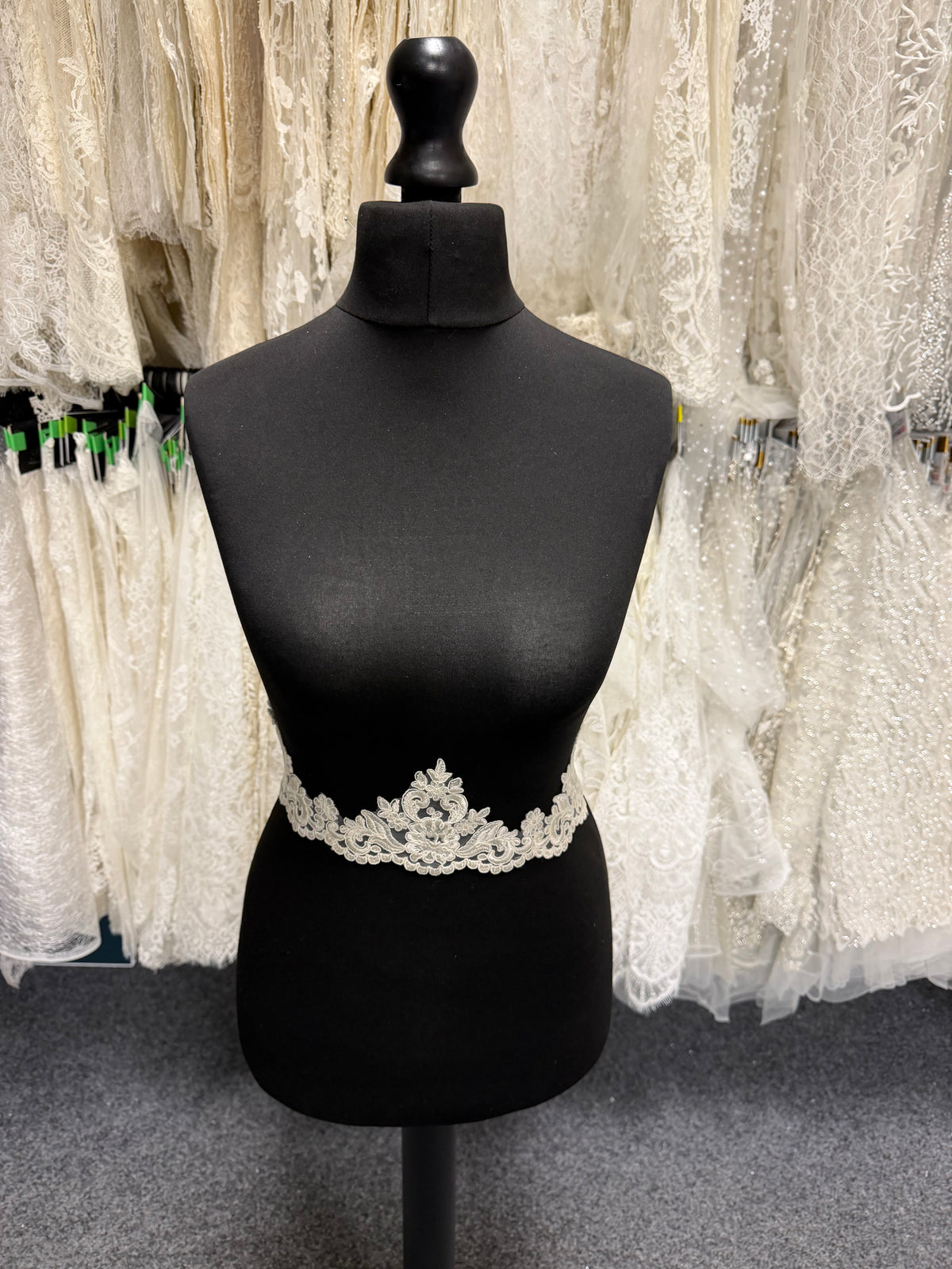 Ivory Corded Lace Trim - T803