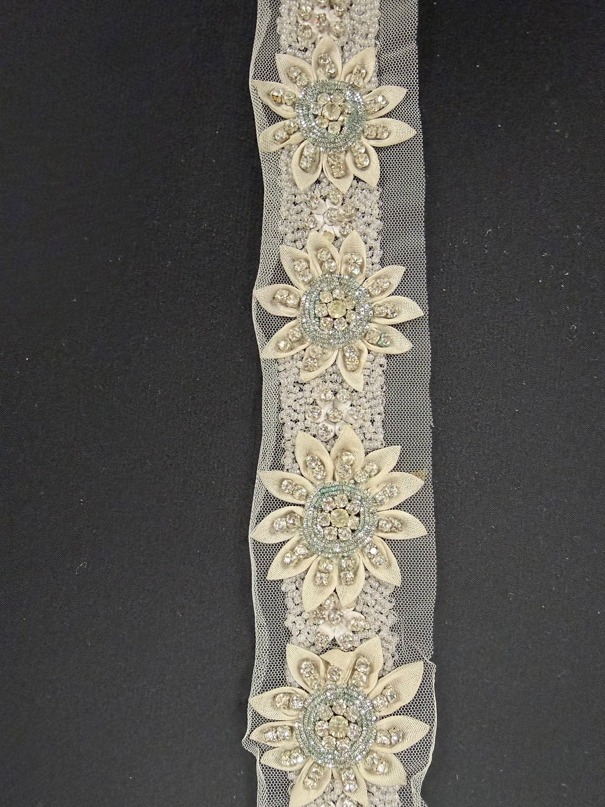 Ivory/Silver 3D Crystal Beaded Edging - T519