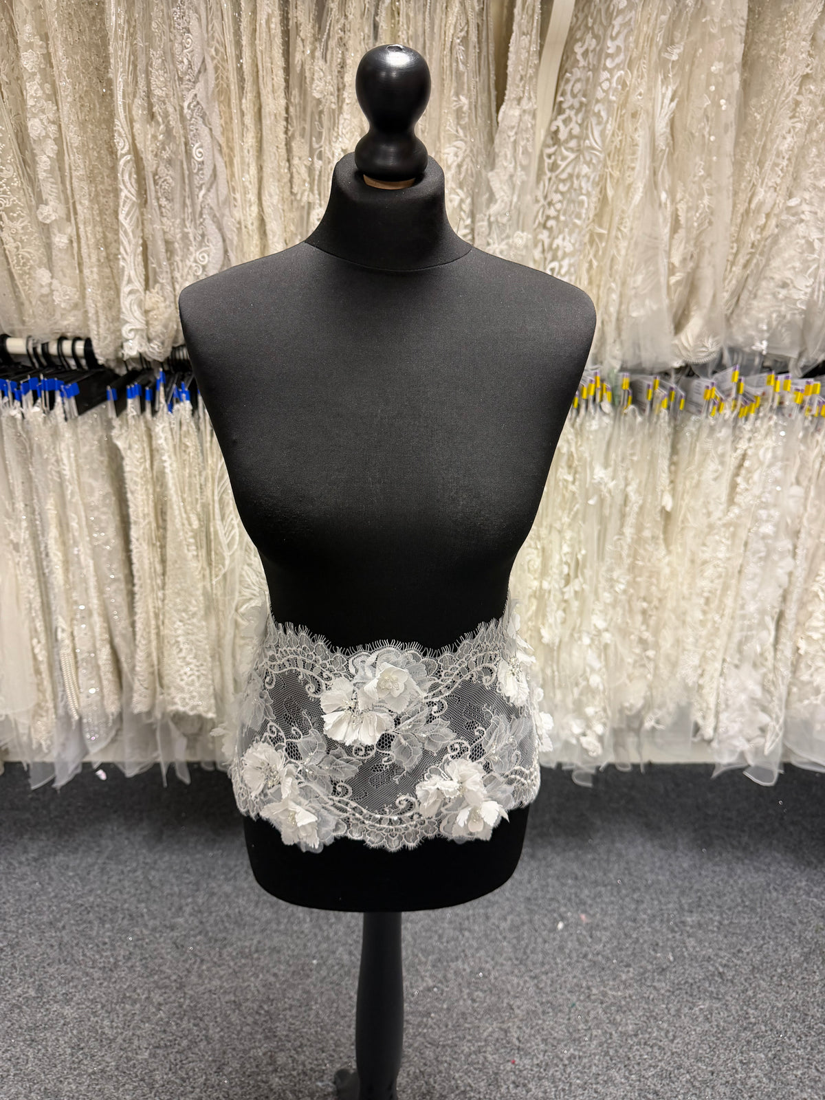 Ivory 3D Beaded Sequin Edging - T459