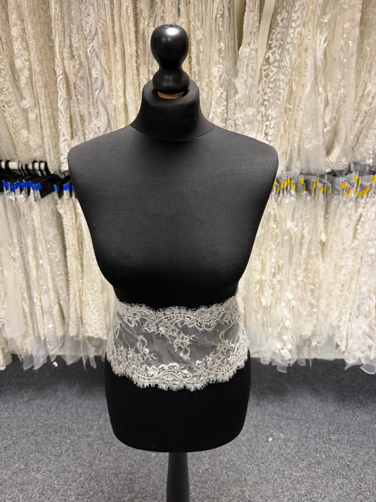 Ivory Sequin Edging - T374