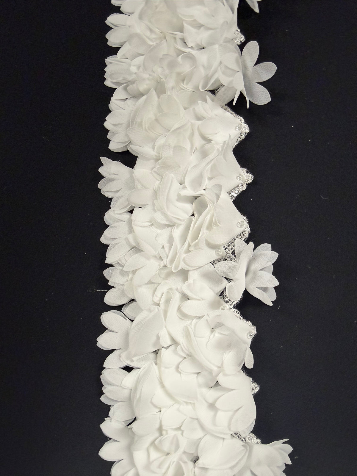 Ivory 3D Sequin Edging - T371