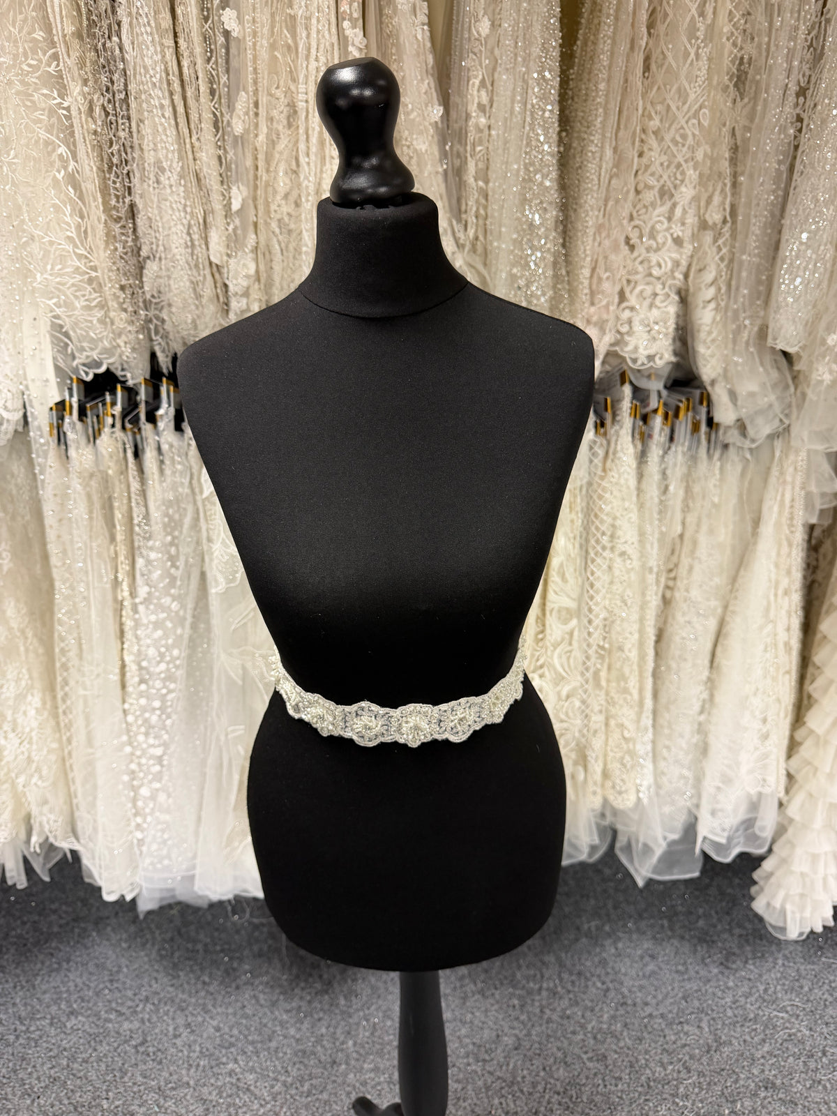 Ivory 3D Beaded Sequin Edging - T473