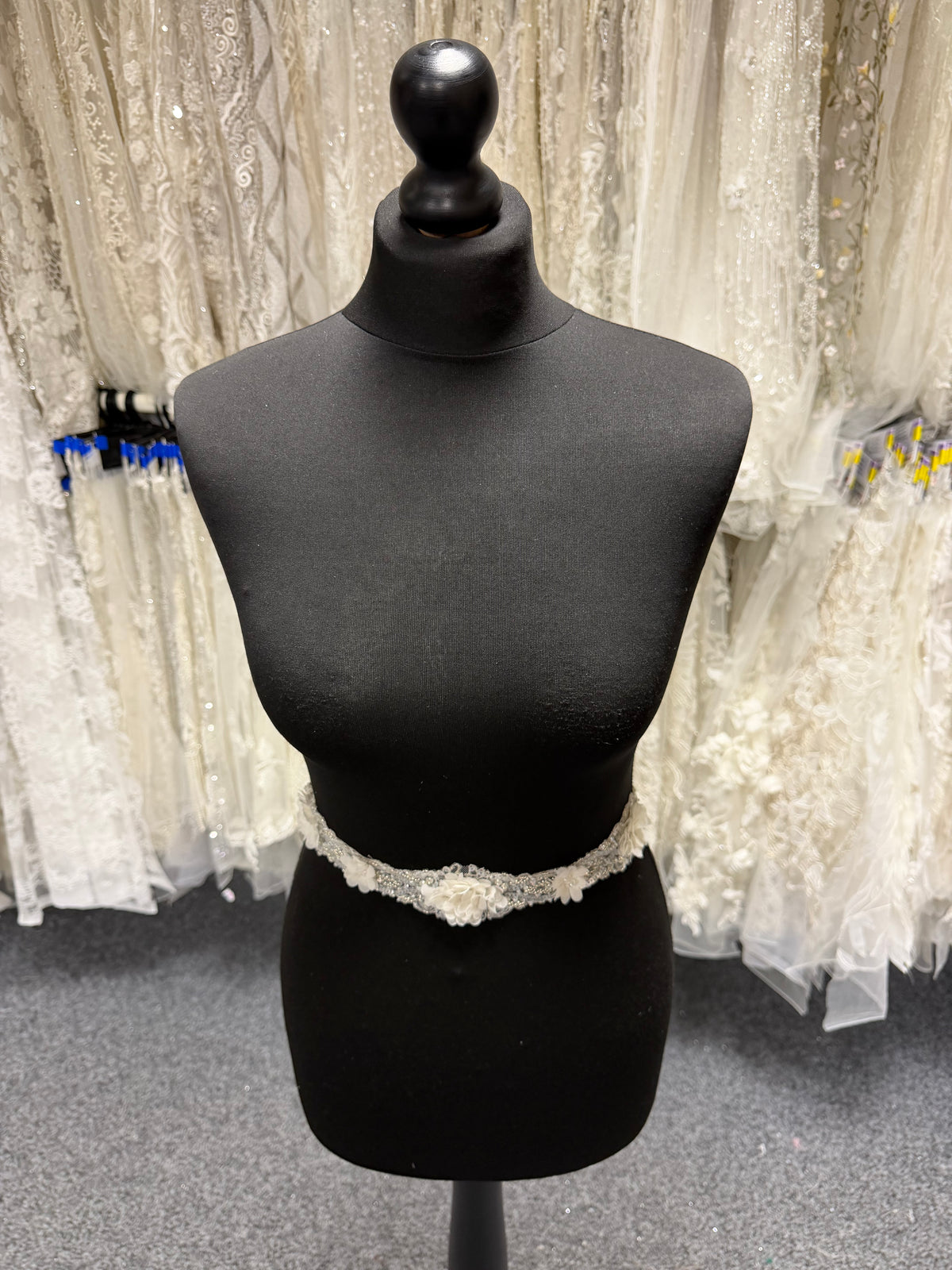 Ivory 3D Beaded Sequin Edging - T353