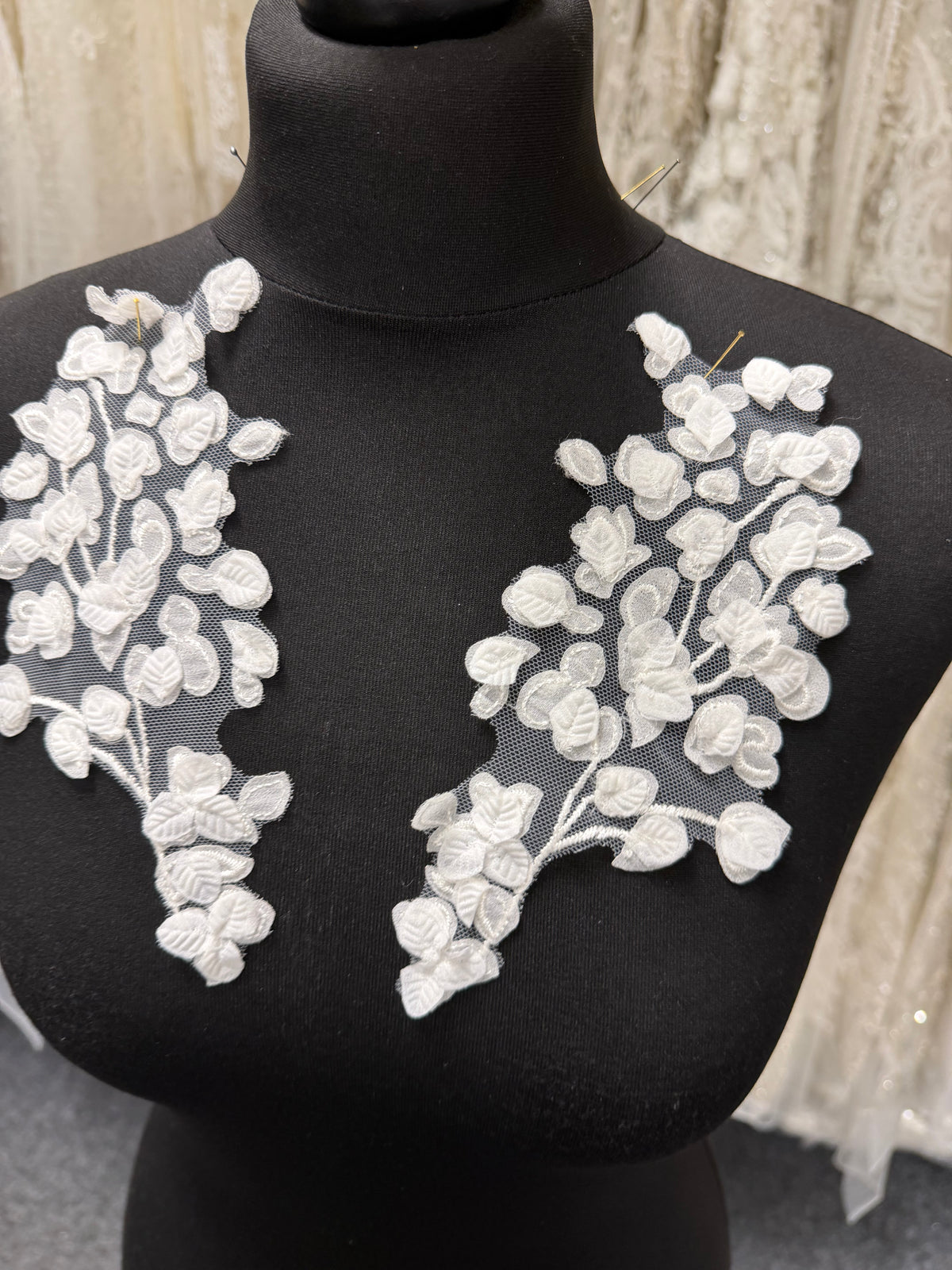 Ivory Embroidered Lace Appliques - MT8007