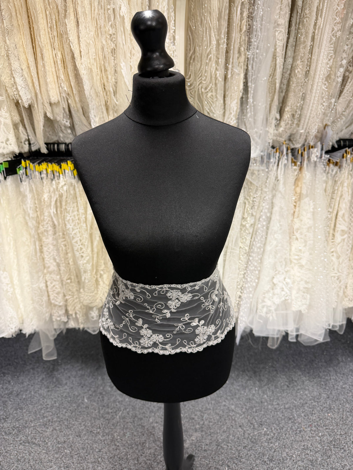 Ivory Beaded Edging - T31