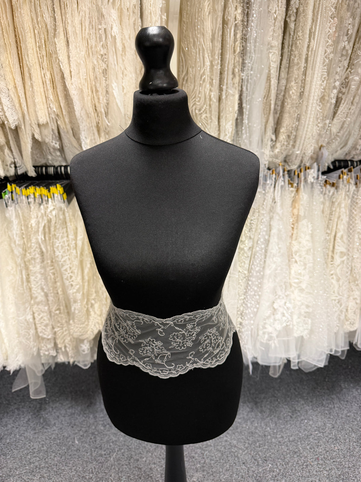 Silver/Ivory Beaded Edging - T37