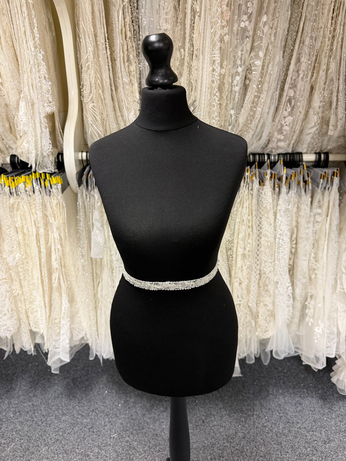 Pale Ivory Beaded Lace Trim - T80