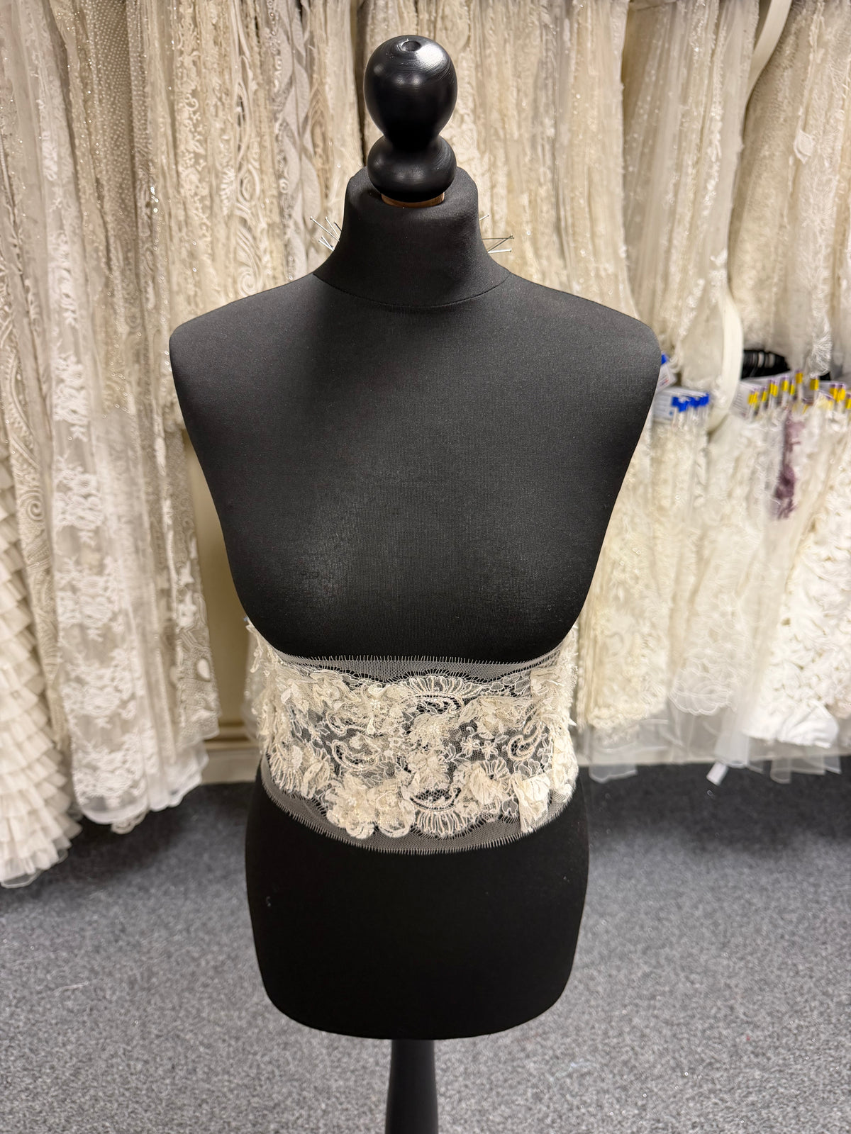 Ivory French 3D Beaded Edging - T344