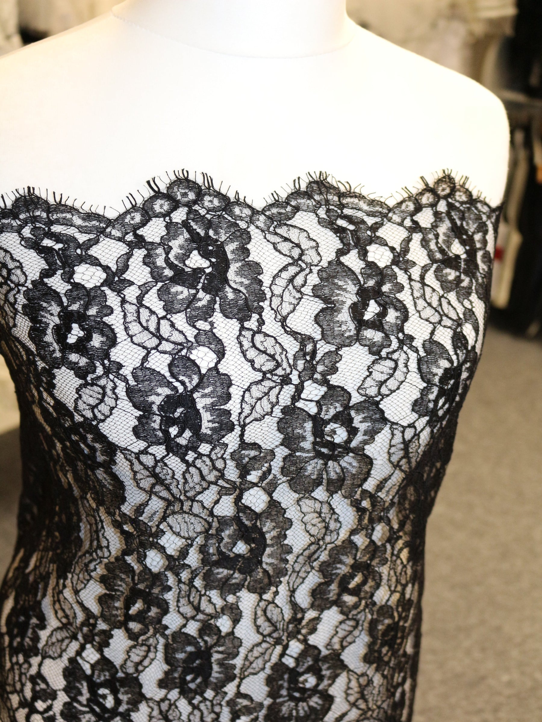 Black Chantilly Lace - Amy