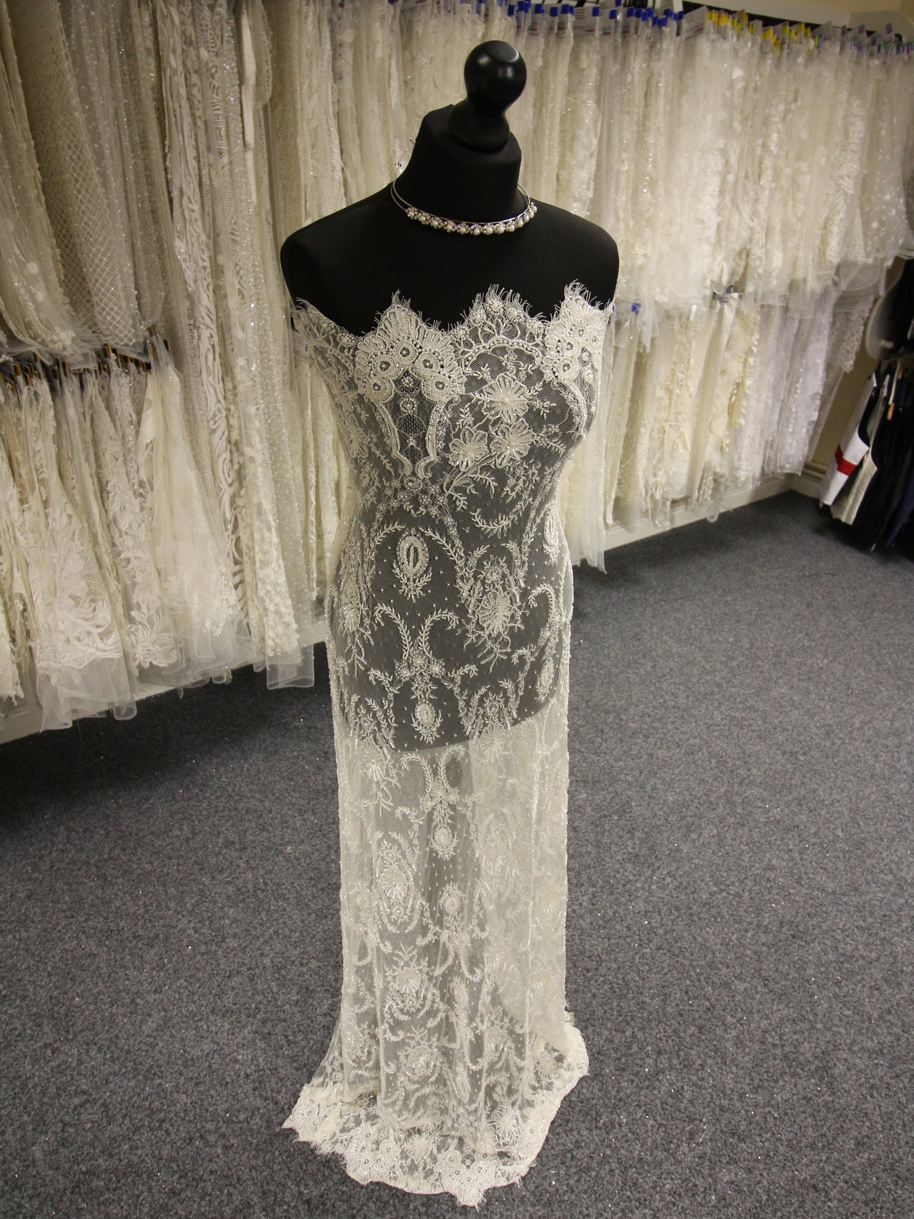 Ivory Beaded Lace - Diamond