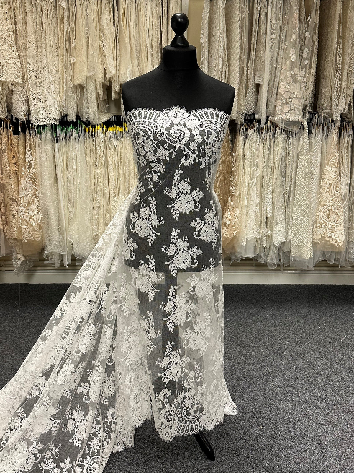 Ivory Leavers Lace - Omorose