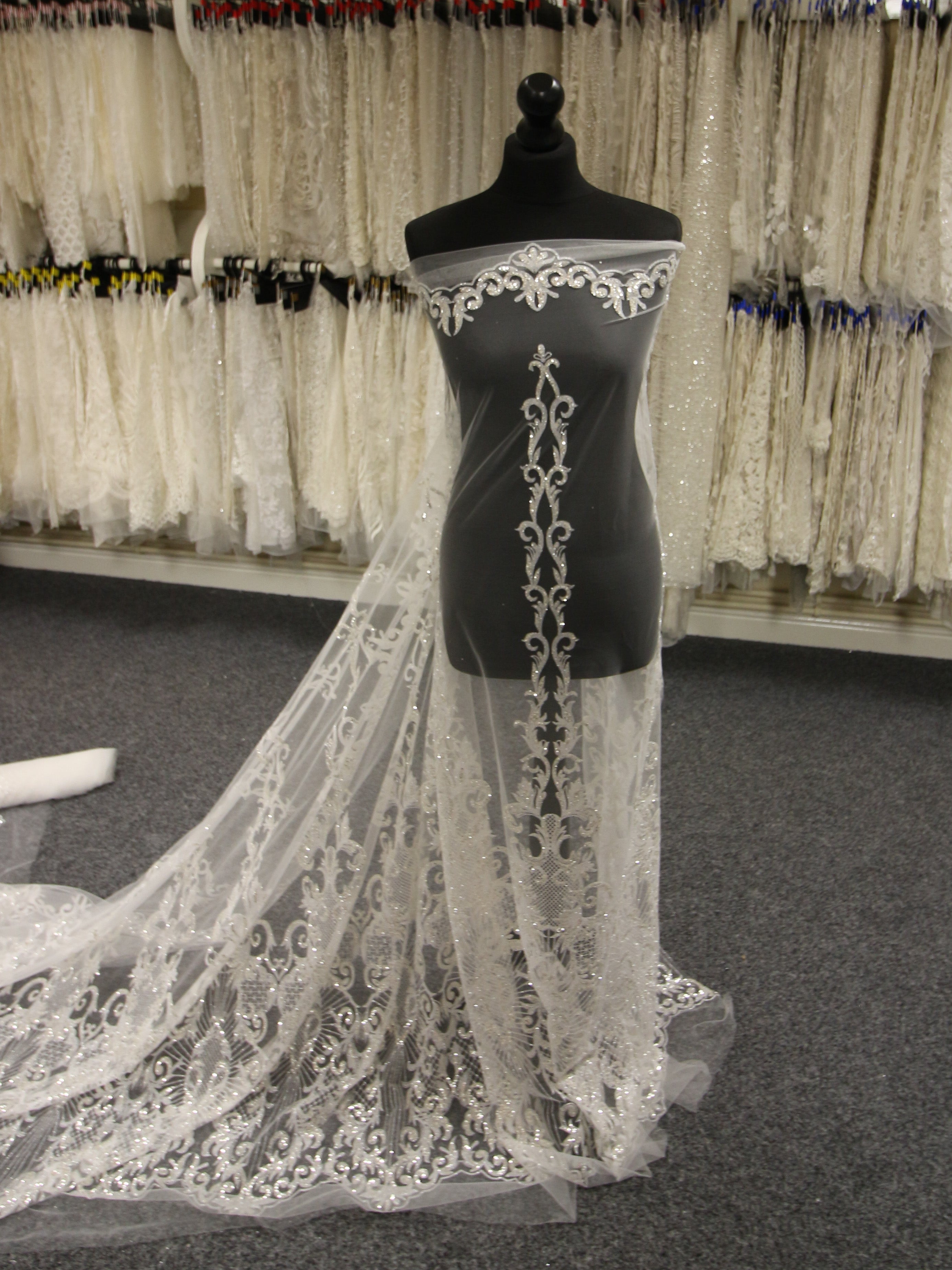 Impressive Ivory Glitter Lace – Sidney