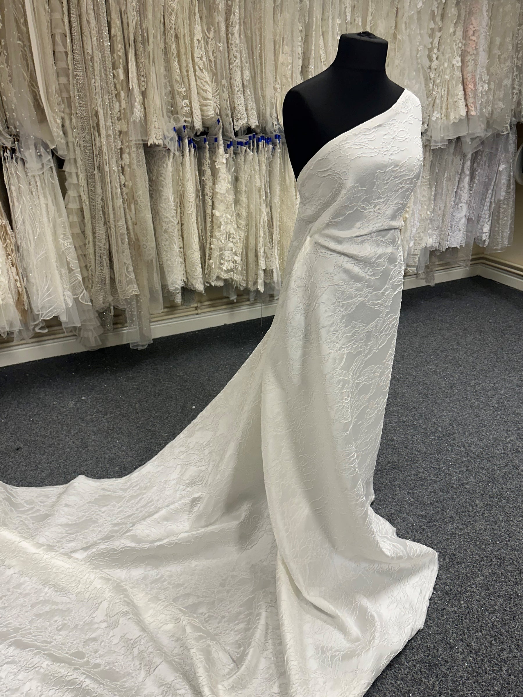 Ivory Cloqué Brocade - Minneapolis