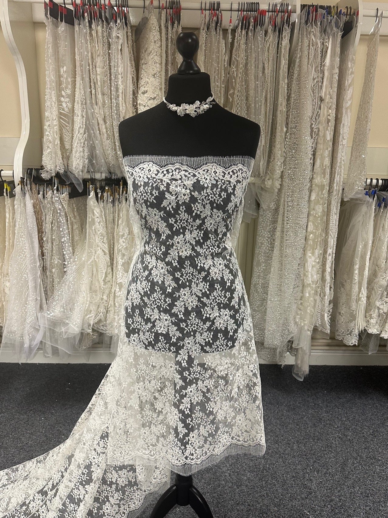 Ivory Chantilly Lace