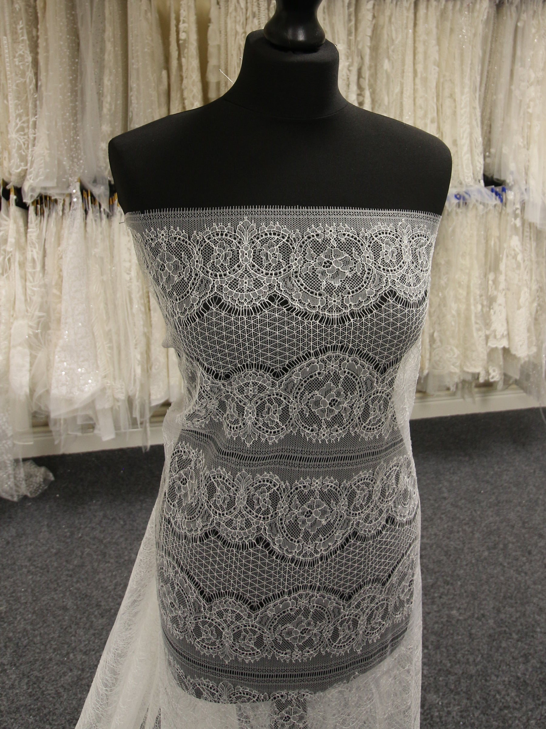 Ivory Chantilly Lace - Merritt