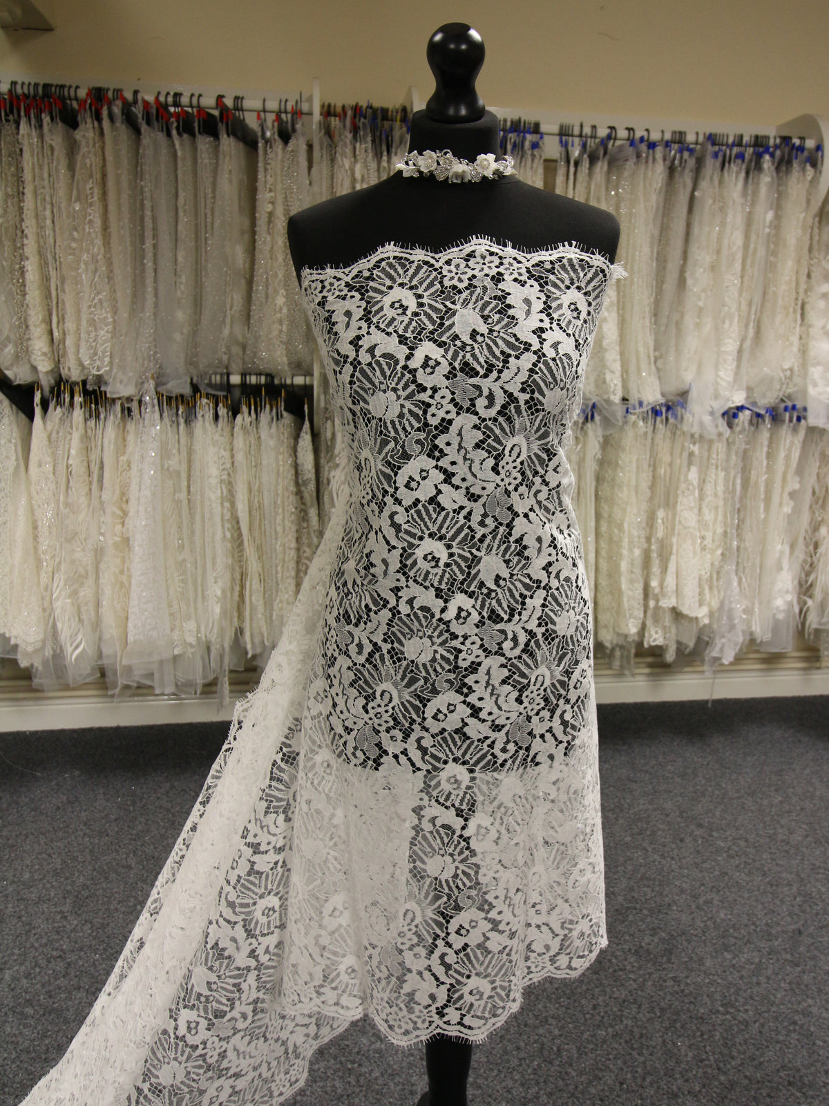 Ivory Eco Chantilly Lace - Yessenia