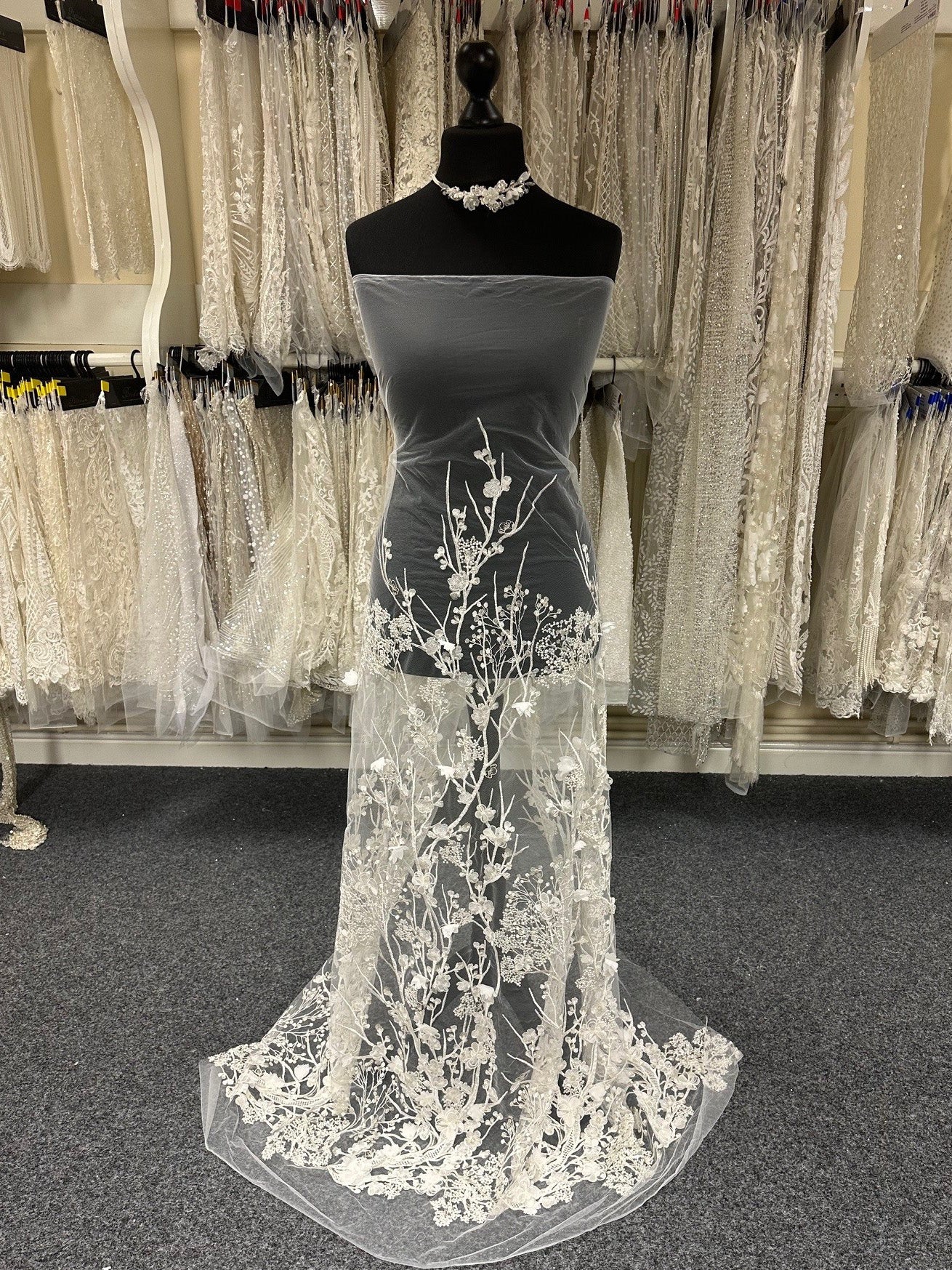 Ivory 3D Lace - Cinderella