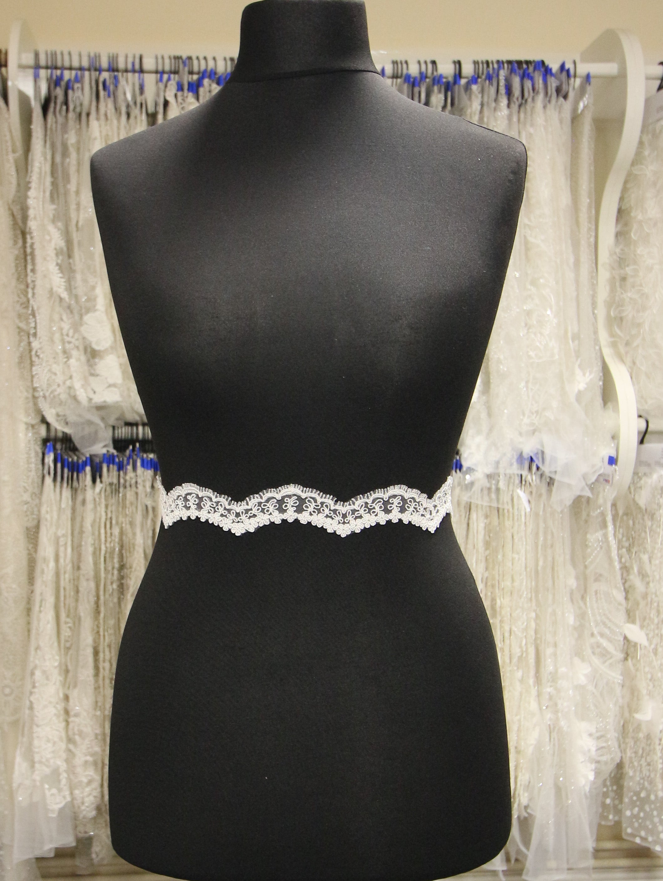 stretch lace halter mini dress Endless Rose