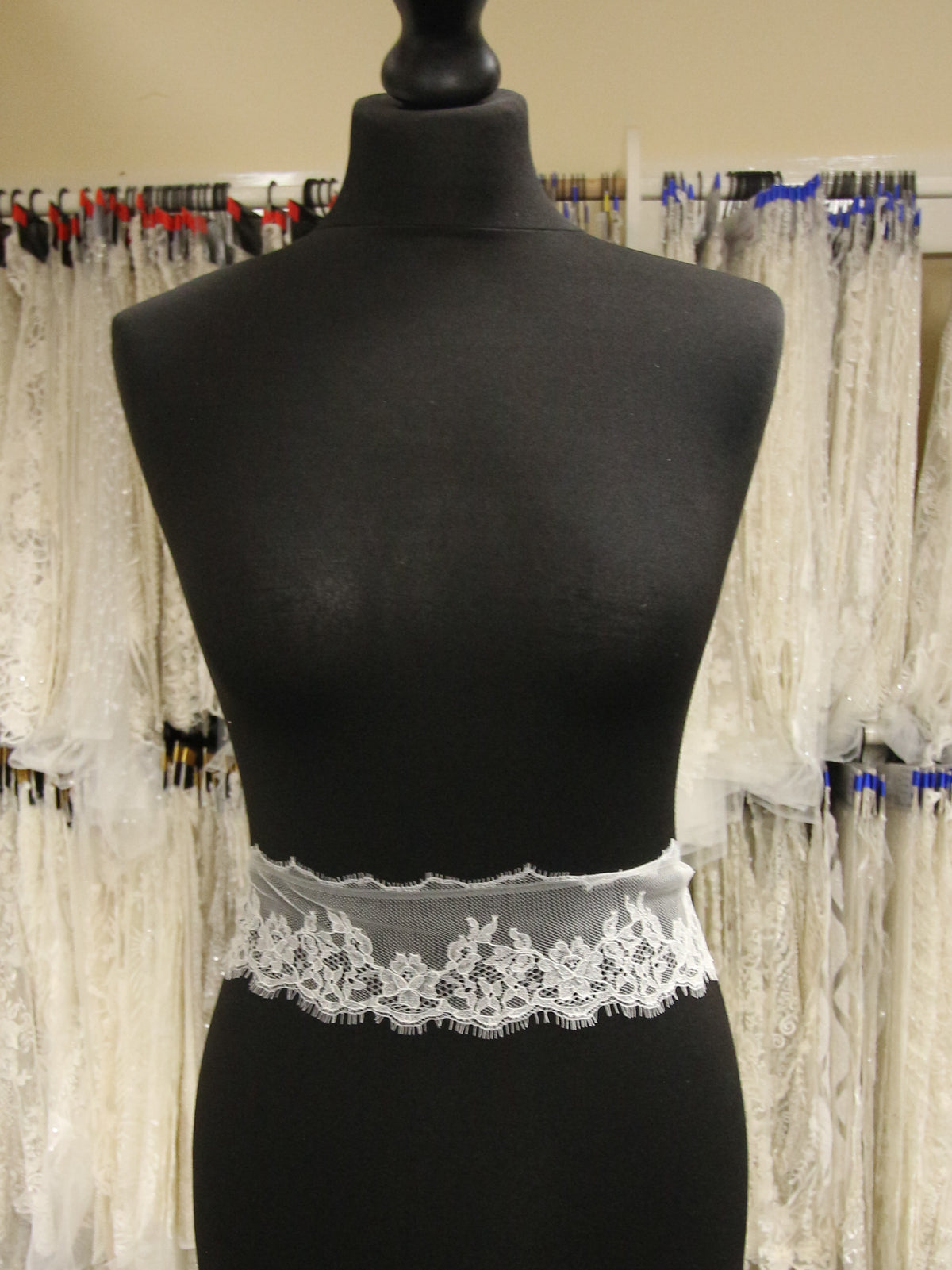 Ivory Chantilly Lace Trim - Brighton