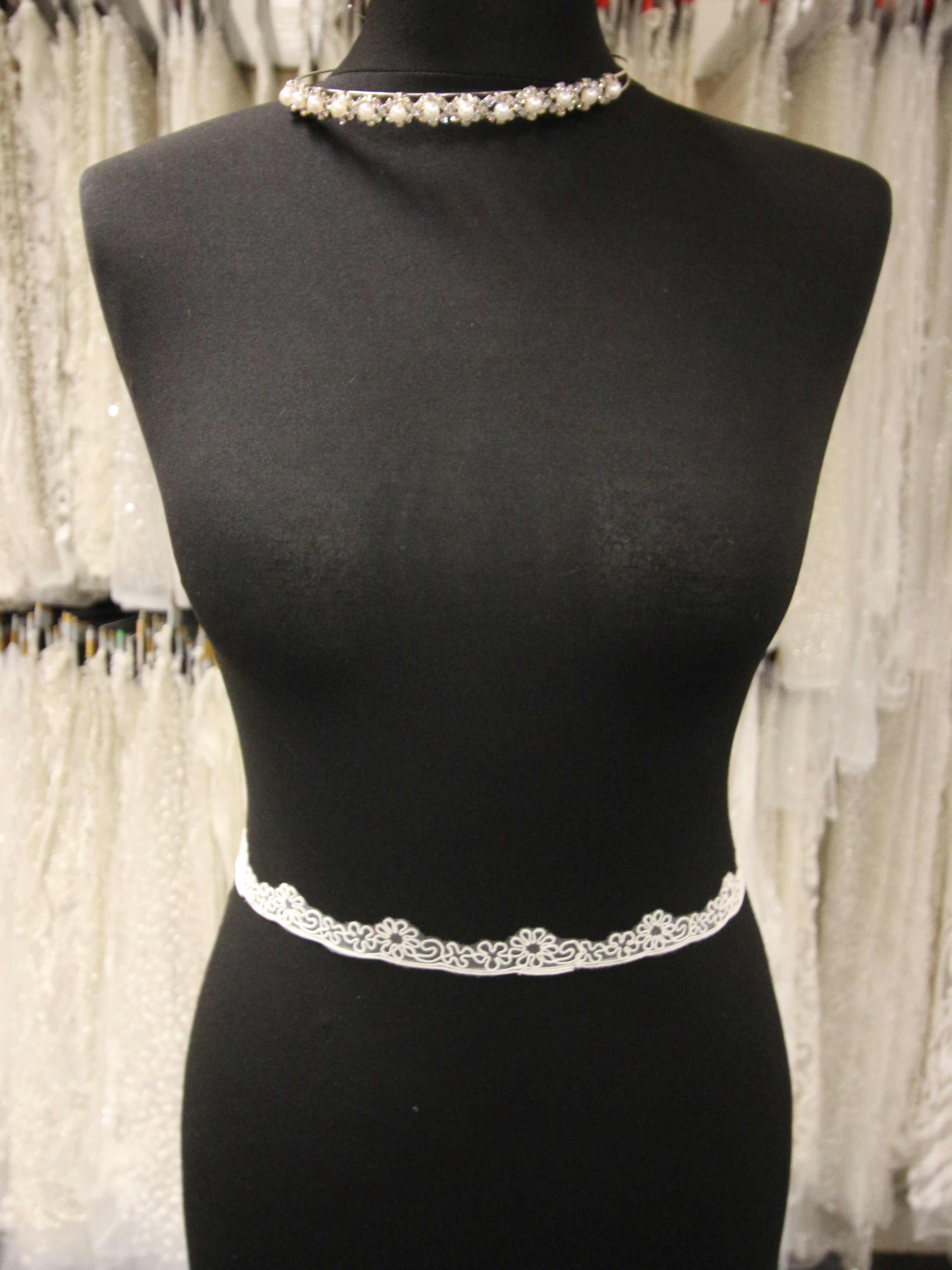 11月5日削除　S lace trim suit ensemble Ivory Corded Lace Trim - Celandine