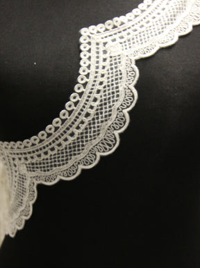 Ivory Corded Lace Trim - Elodea