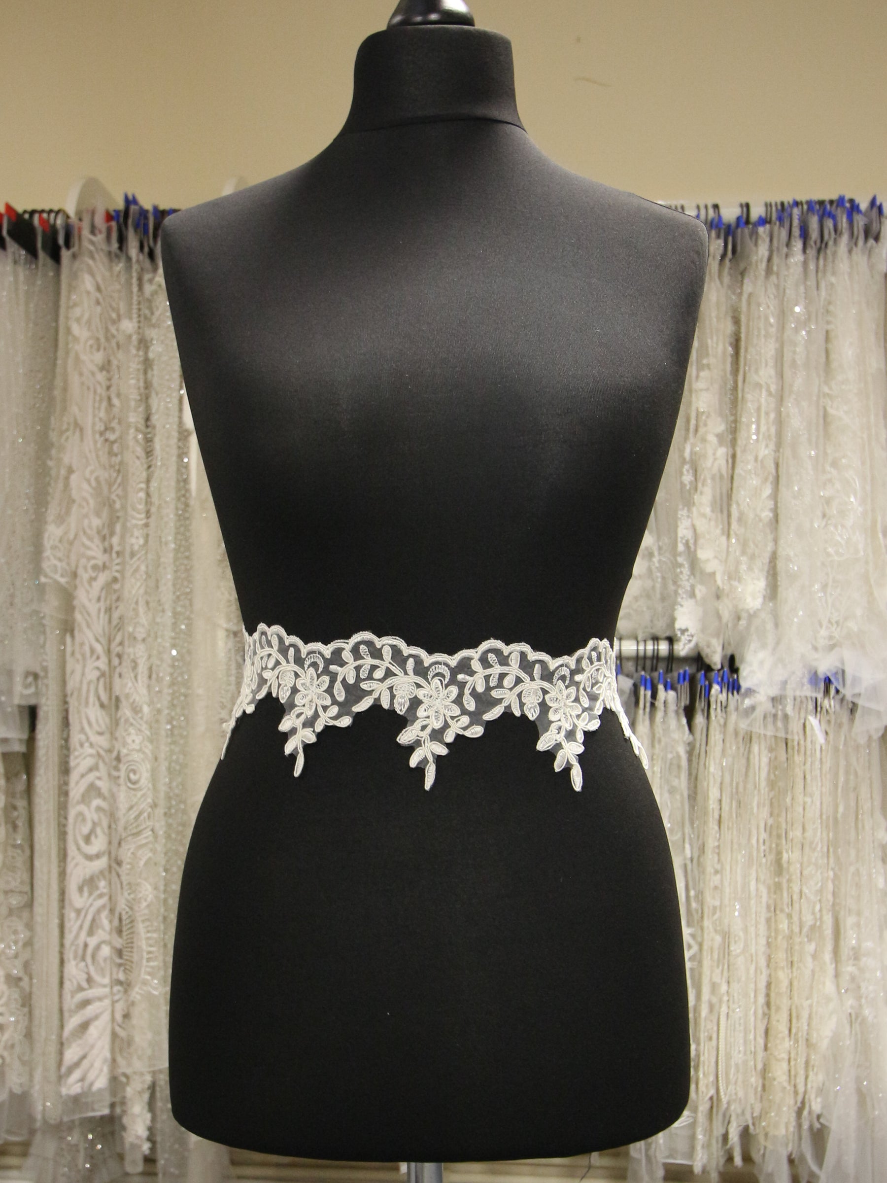 Ivory Corded Lace Trim - Gabrielle