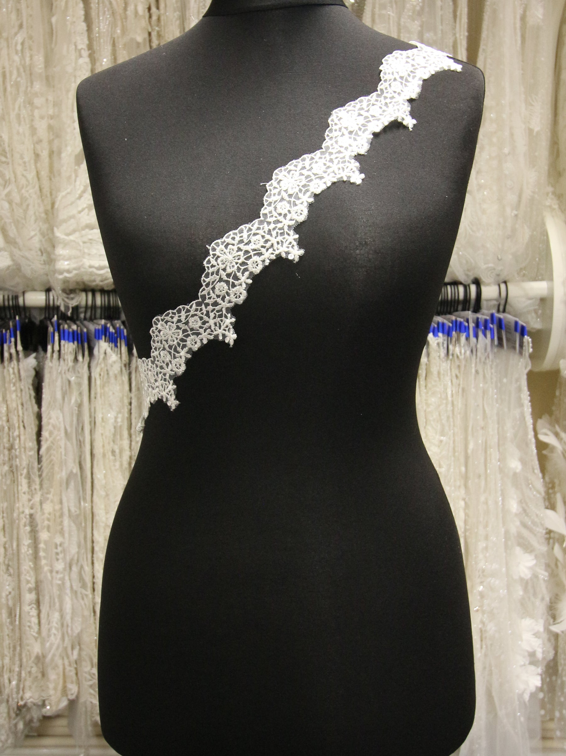 Ivory Lace Trim - Gretchen