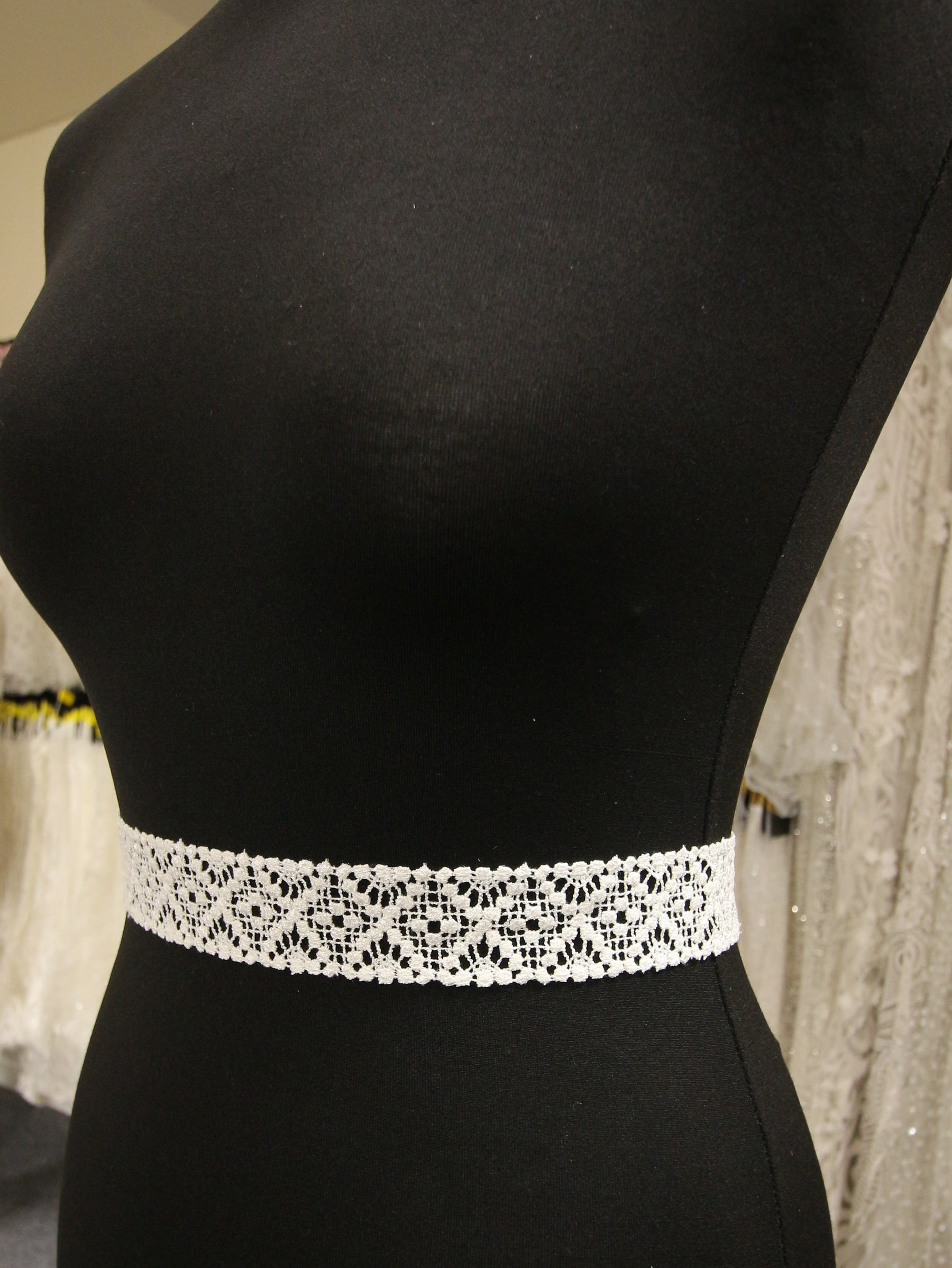 Ivory Lace Trim - Griffin