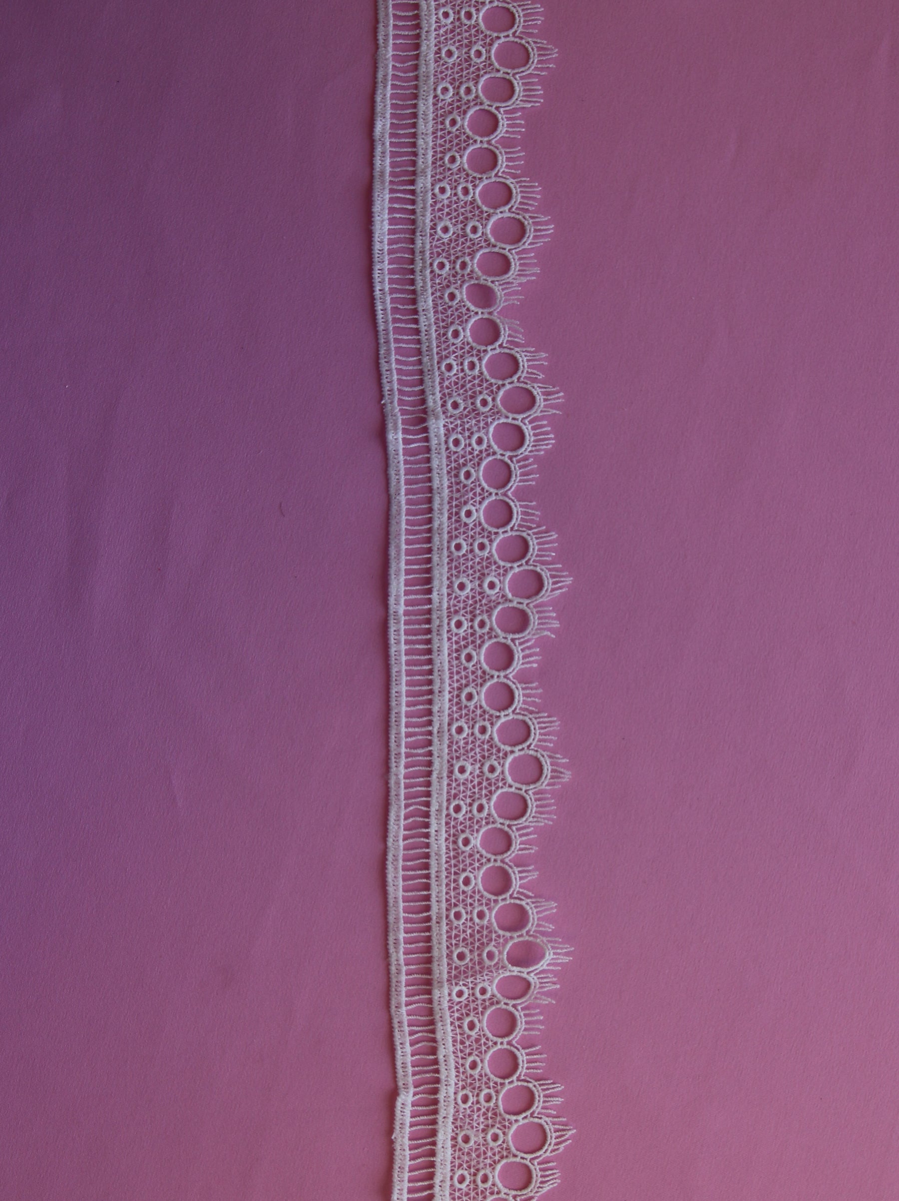 Ivory Lace Trim - Hemlock