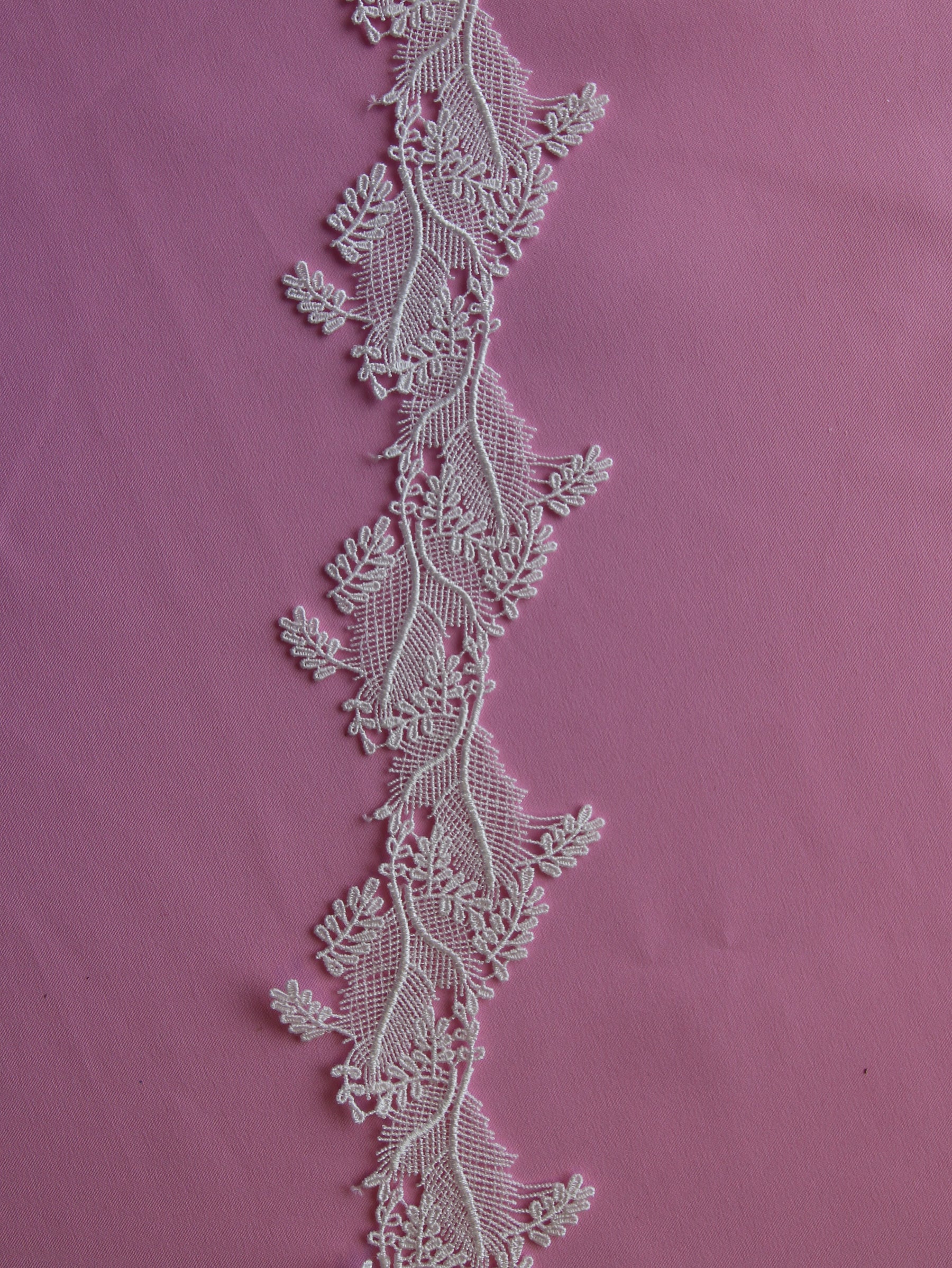 Ivory Lace Trim - Linden