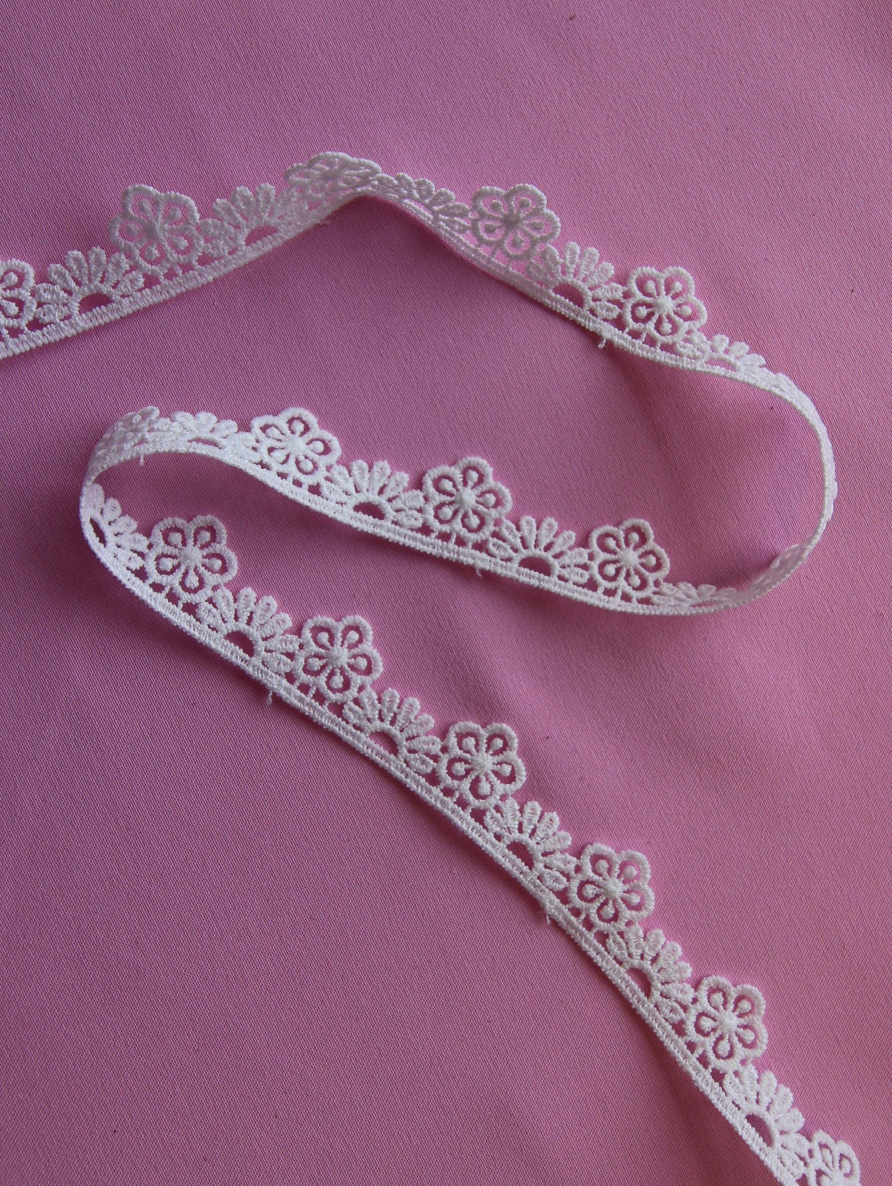 Ivory Lace Trim - Mahogany