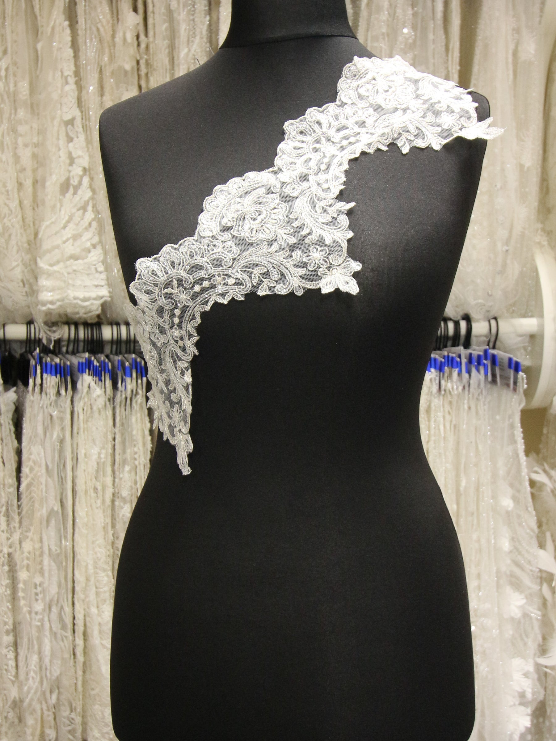 Ivory Sequinned Lace Trim - Ohio