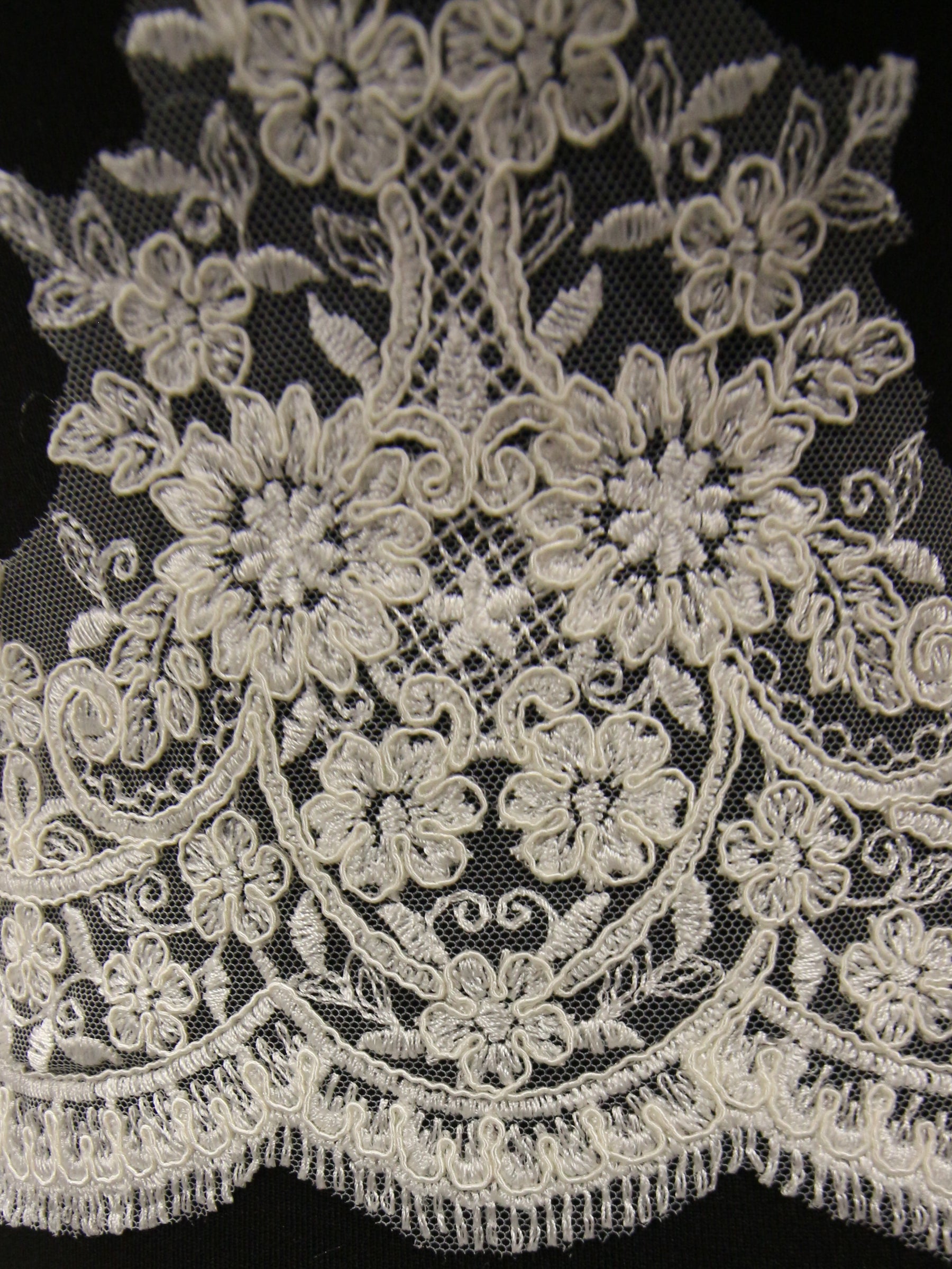 Ivory Corded Lace Trim - Oklahoma