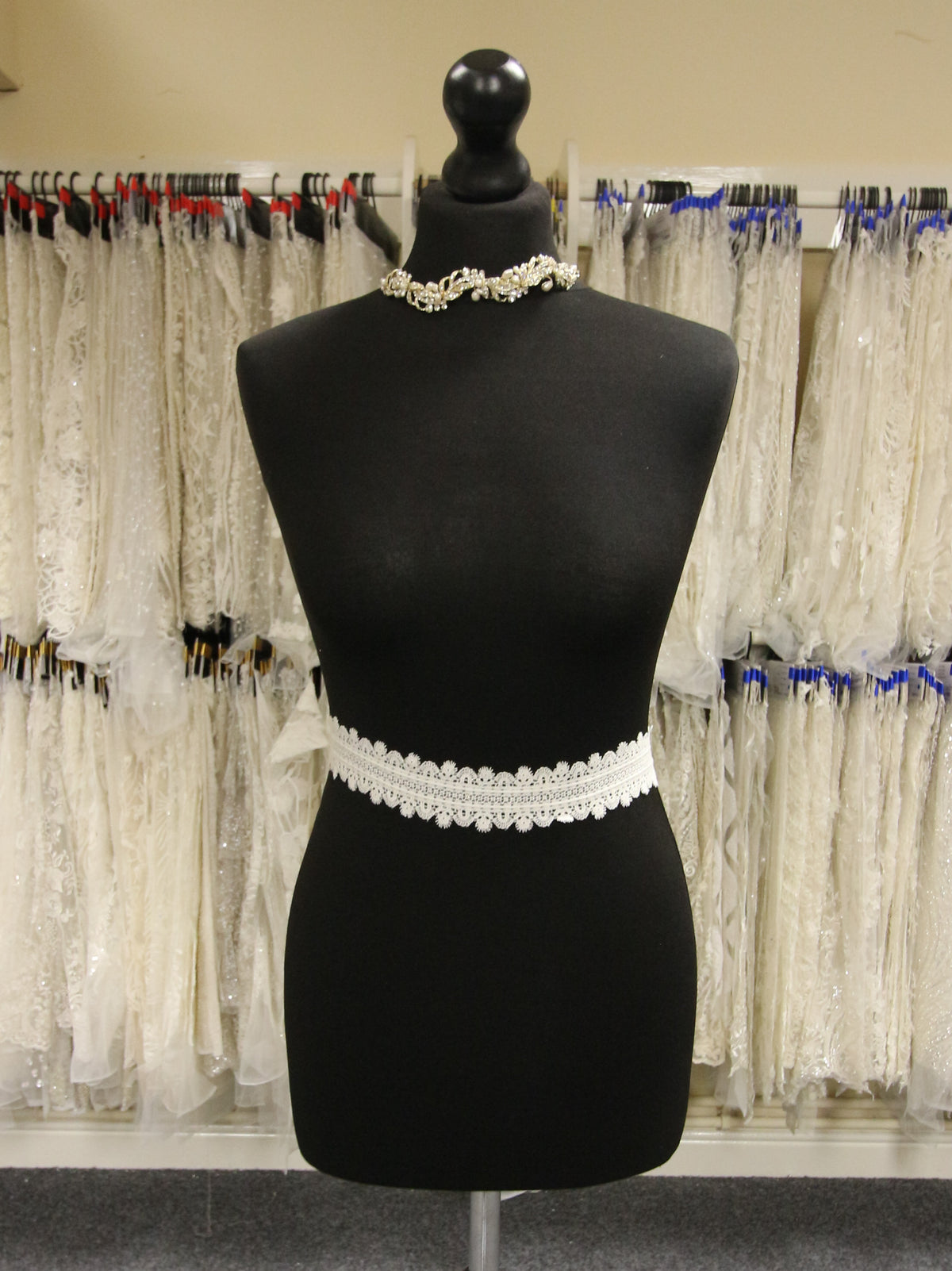 Ivory Lace Trim - Salamander