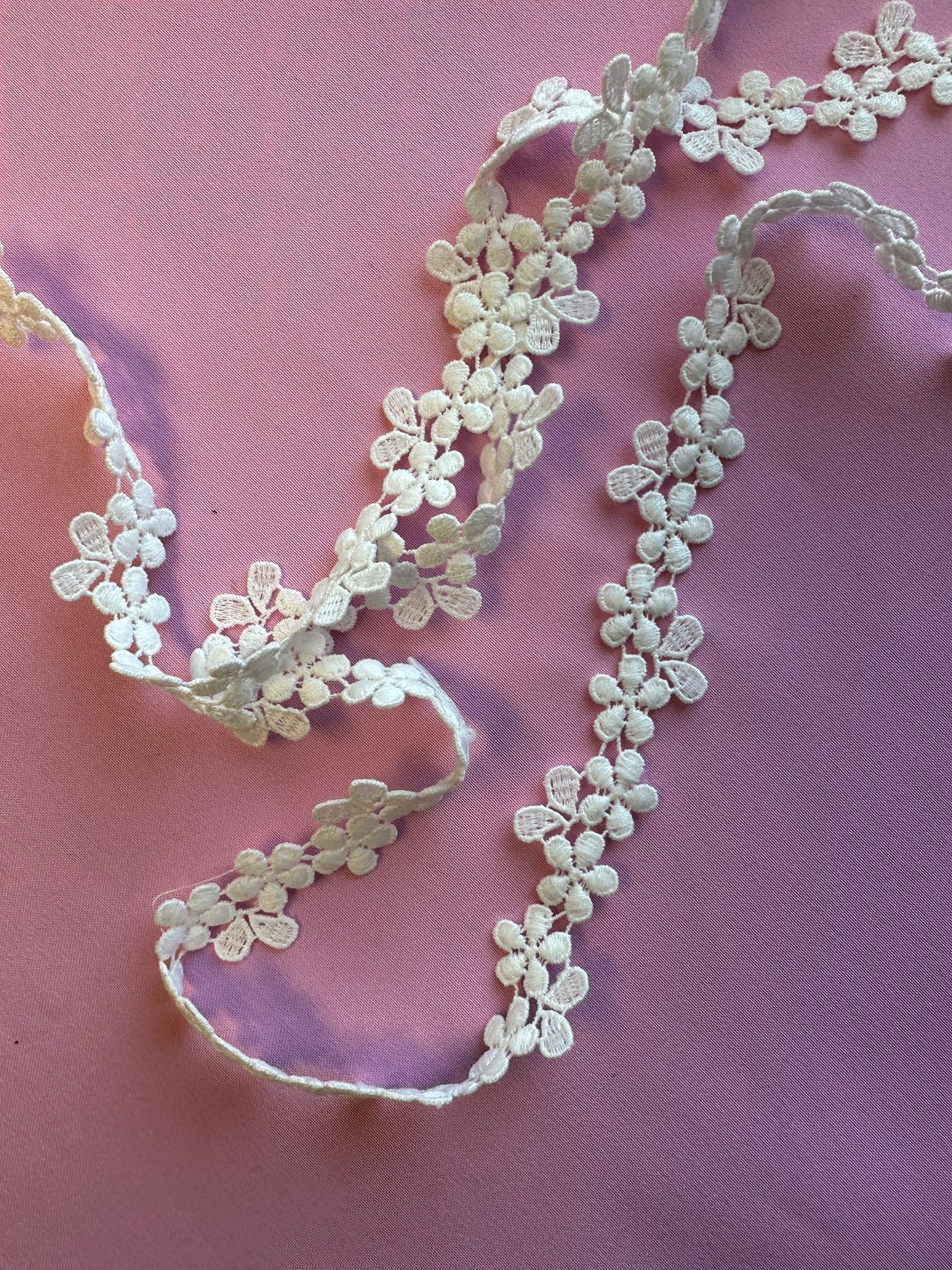 Ivory Lace Trim - Shadbush