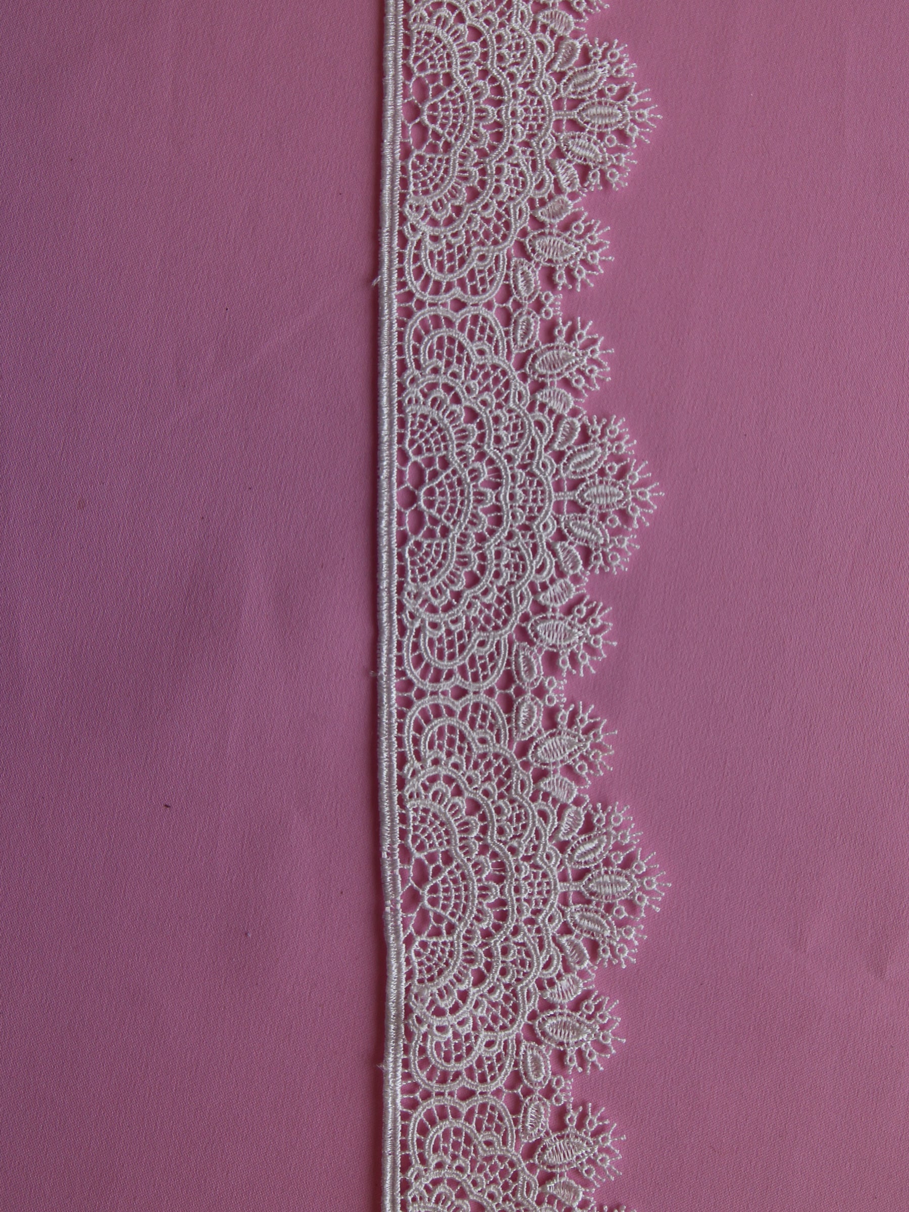 Ivory Lace Trim - Spruce