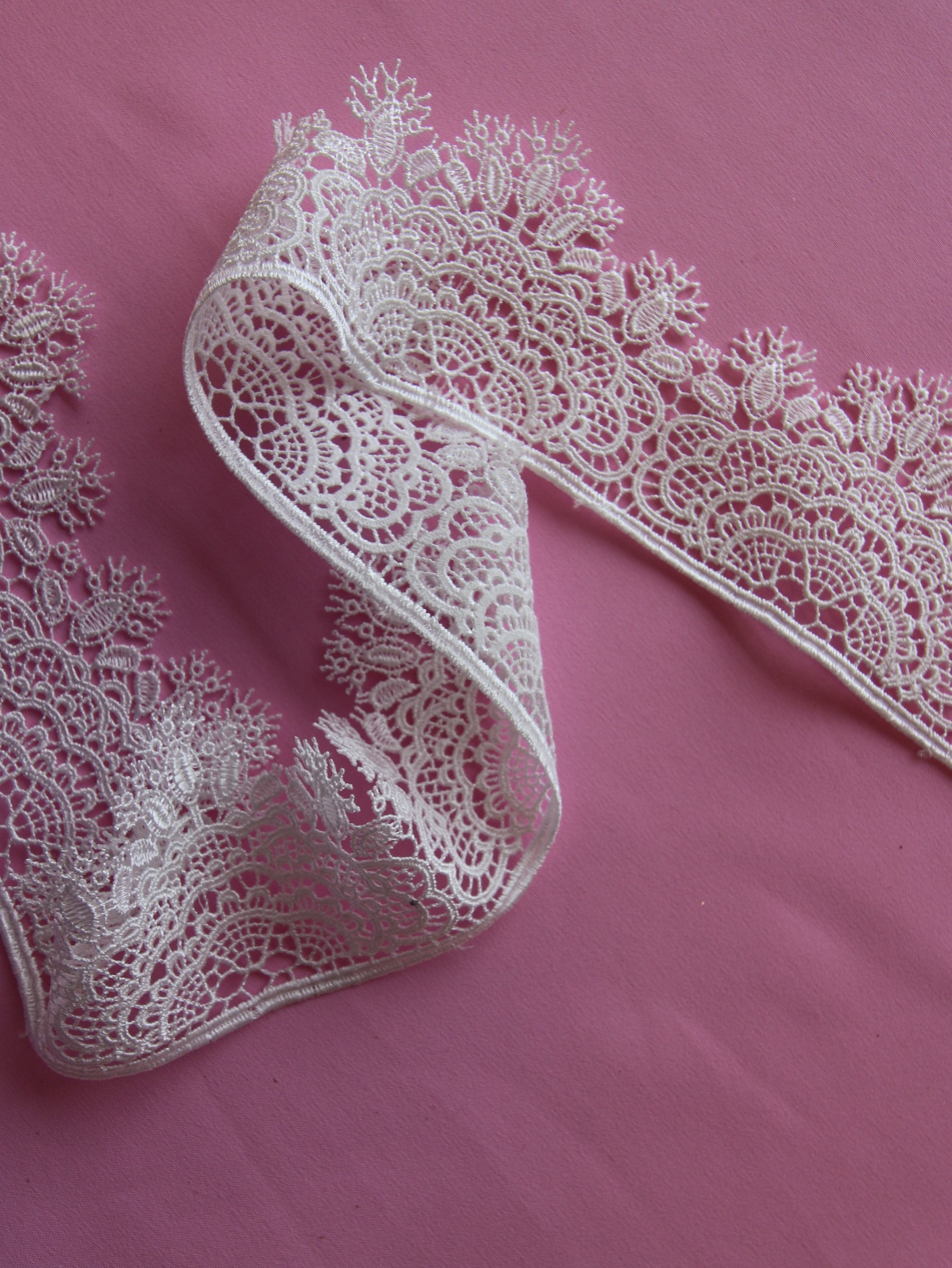 Ivory Lace Trim - Spruce