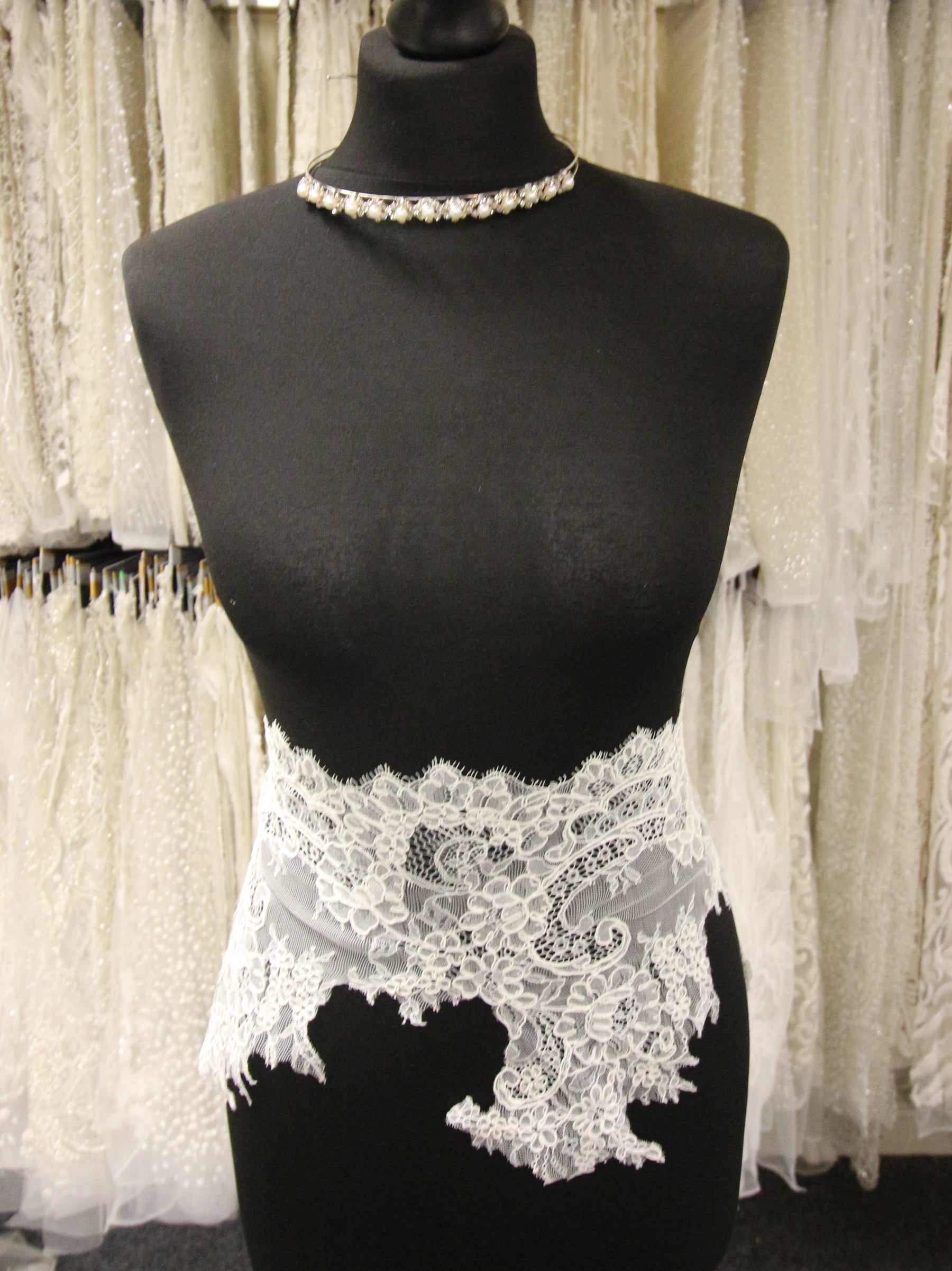 Ivory Corded Lace Trim - Suzanne