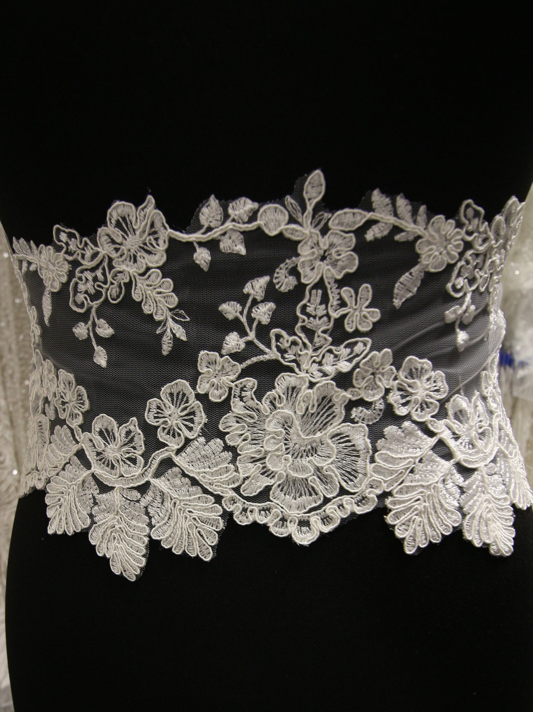 Ivory Corded Lace Trim - Sweet Pea